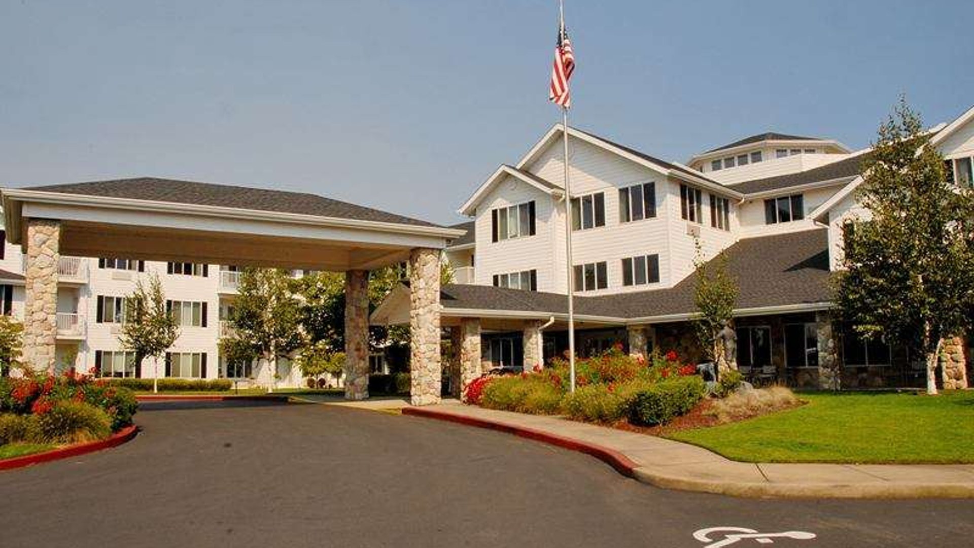 System.Collections.Generic.List`1[AFS.Common.Models.Photo] - Image 1