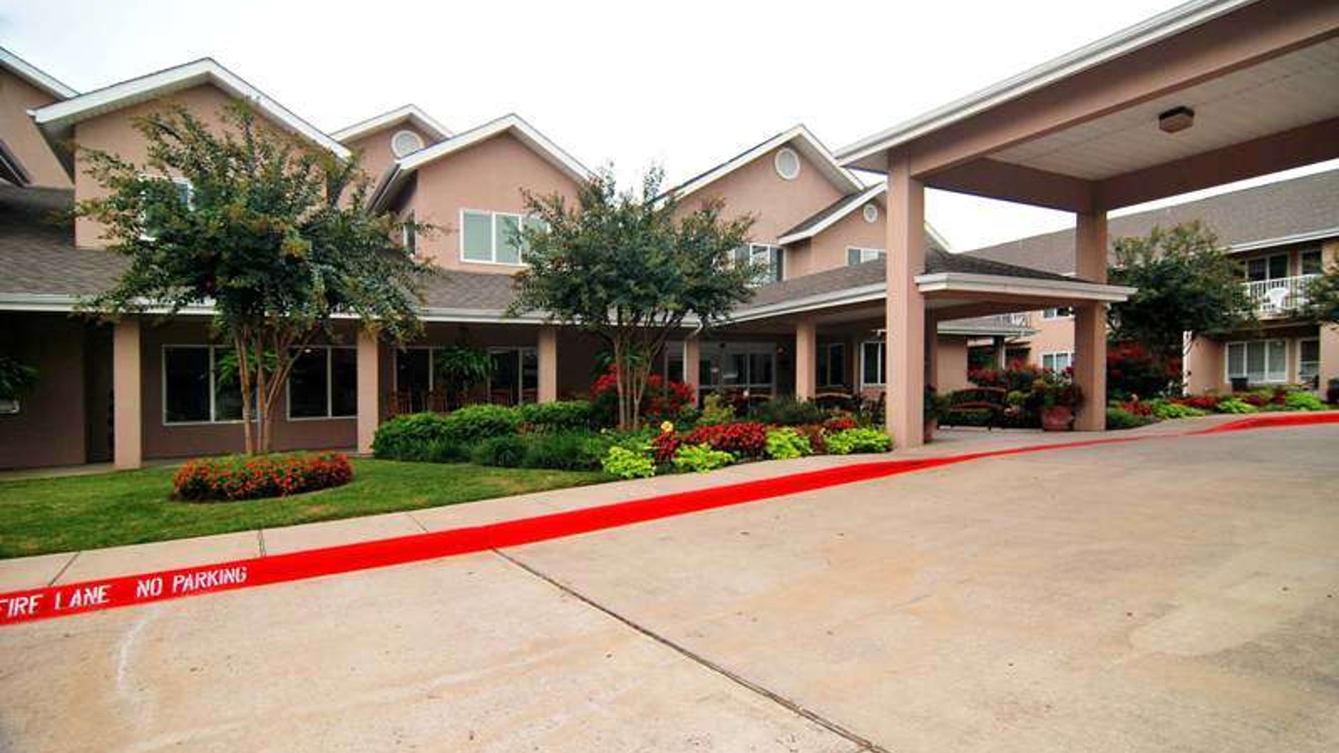 System.Collections.Generic.List`1[AFS.Common.Models.Photo] - Image 1