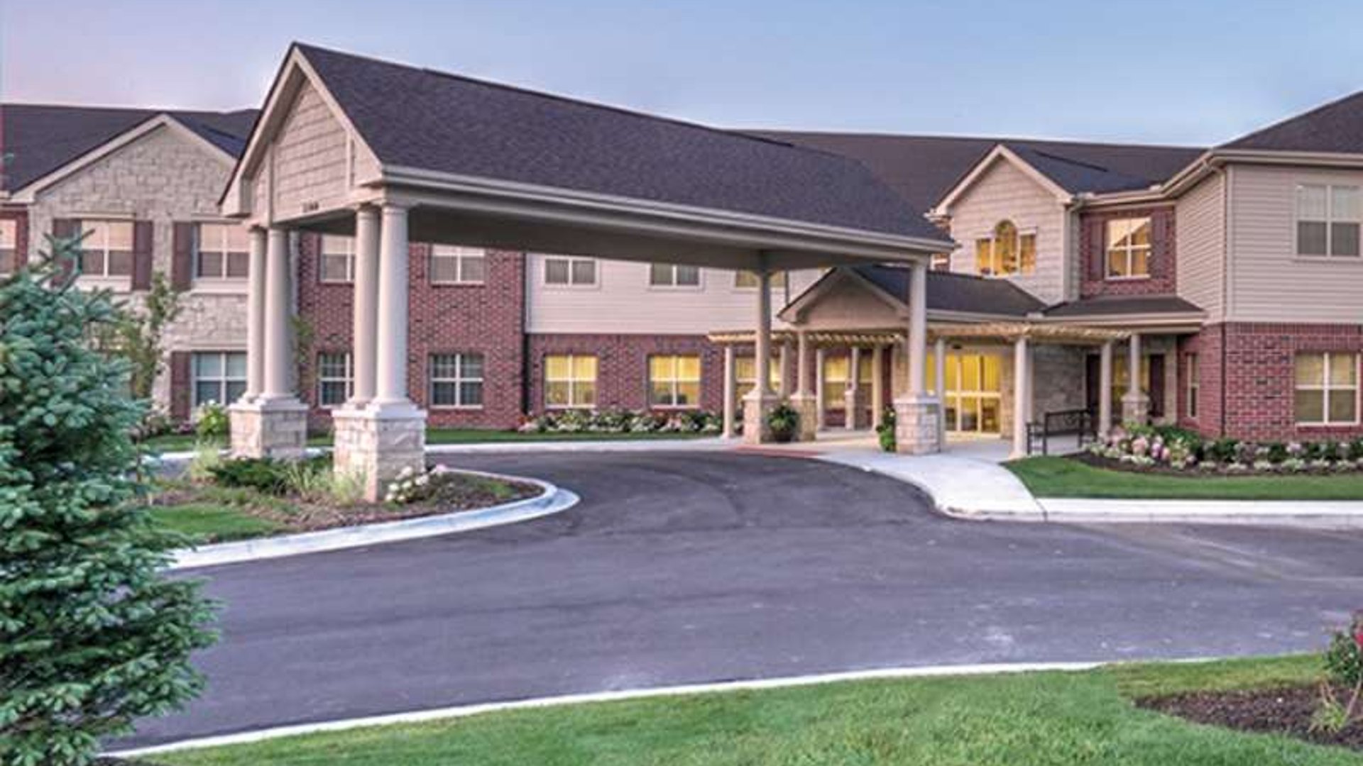 System.Collections.Generic.List`1[AFS.Common.Models.Photo] - Image 1