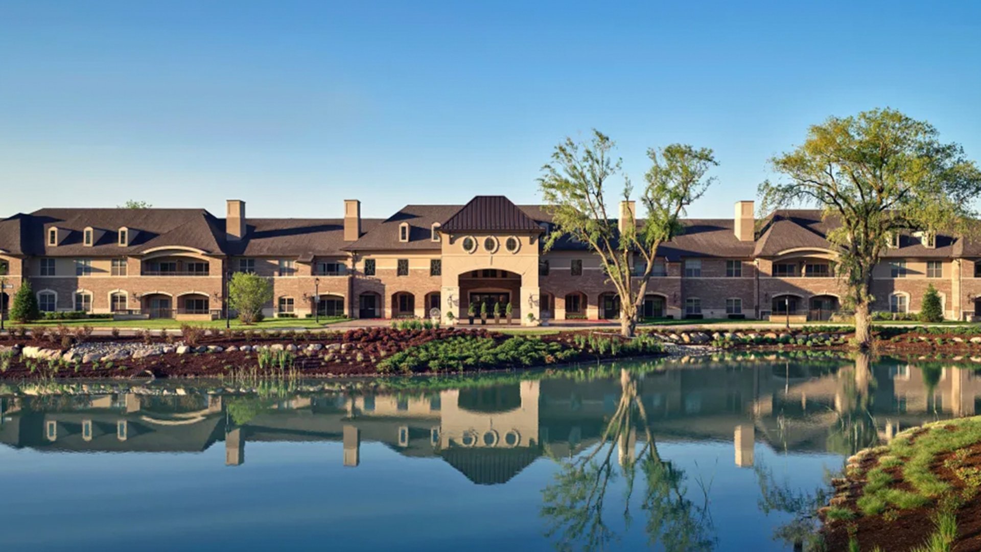 System.Collections.Generic.List`1[AFS.Common.Models.Photo] - Image 1