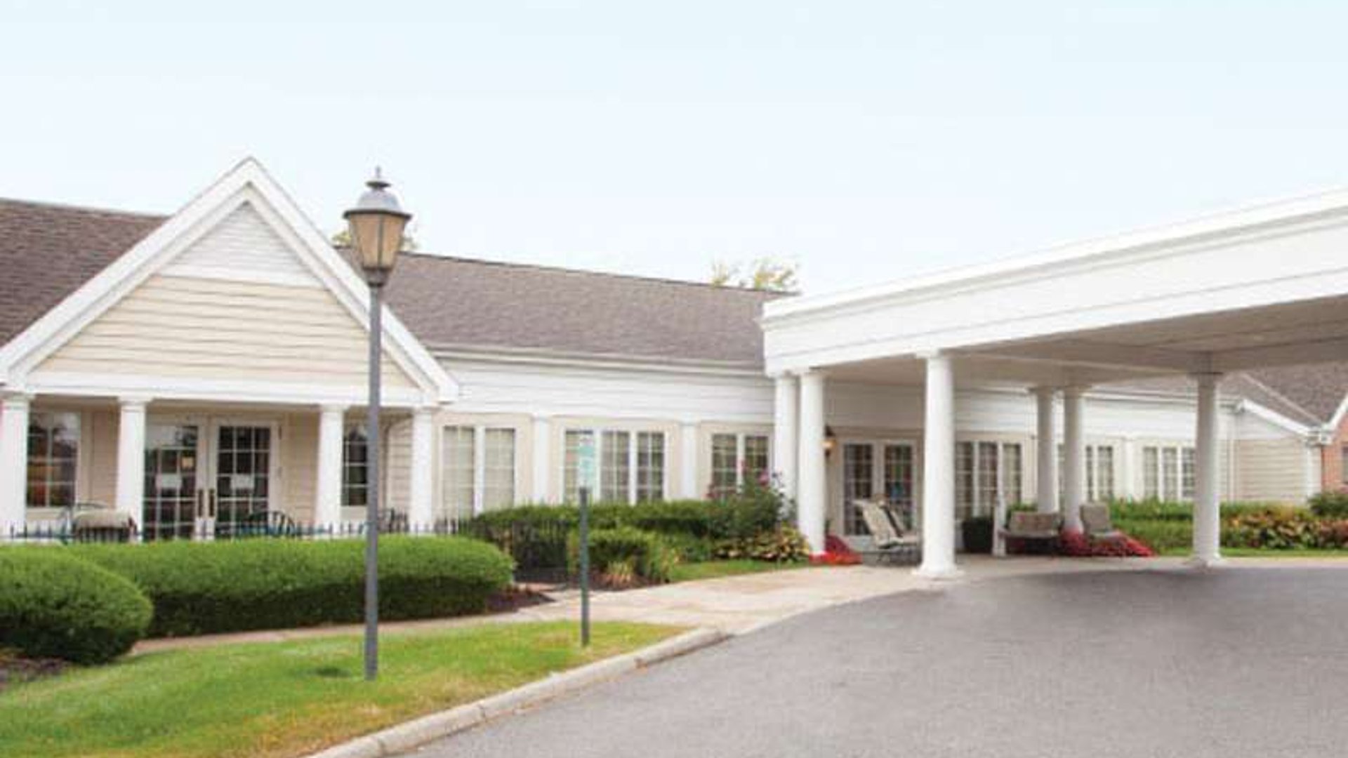 System.Collections.Generic.List`1[AFS.Common.Models.Photo] - Image 1