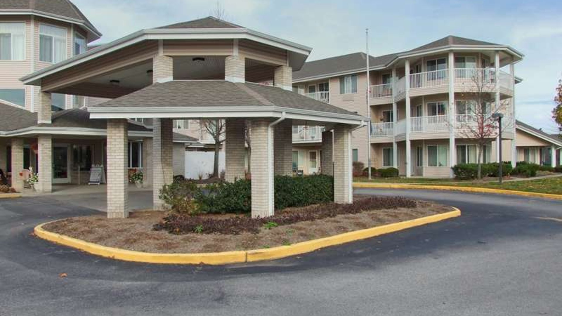 System.Collections.Generic.List`1[AFS.Common.Models.Photo] - Image 1