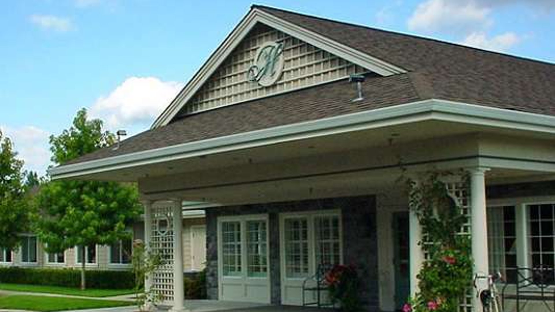 System.Collections.Generic.List`1[AFS.Common.Models.Photo] - Image 1