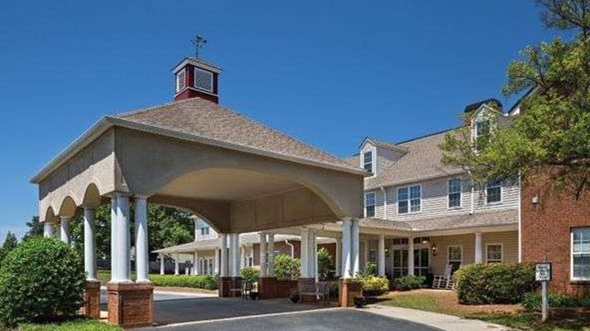 System.Collections.Generic.List`1[AFS.Common.Models.Photo] - Image 1