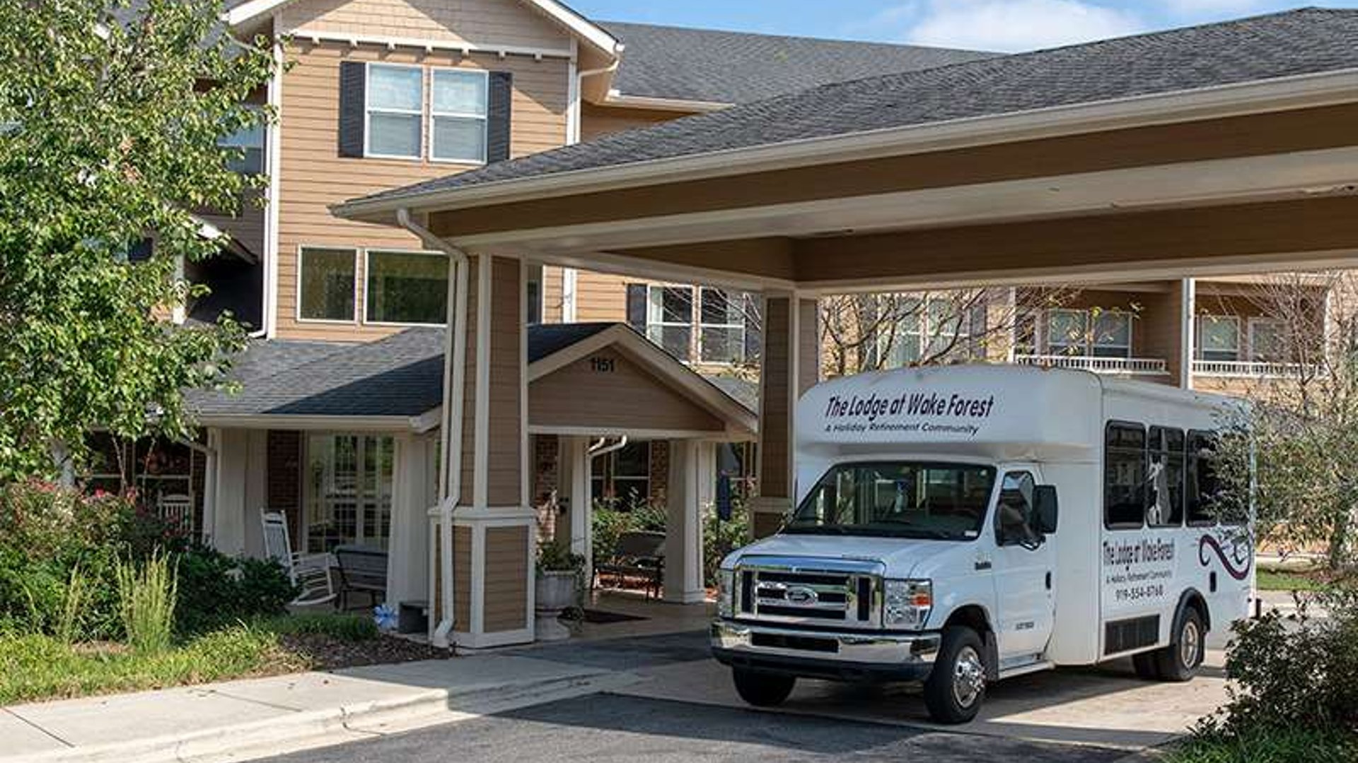 System.Collections.Generic.List`1[AFS.Common.Models.Photo] - Image 1