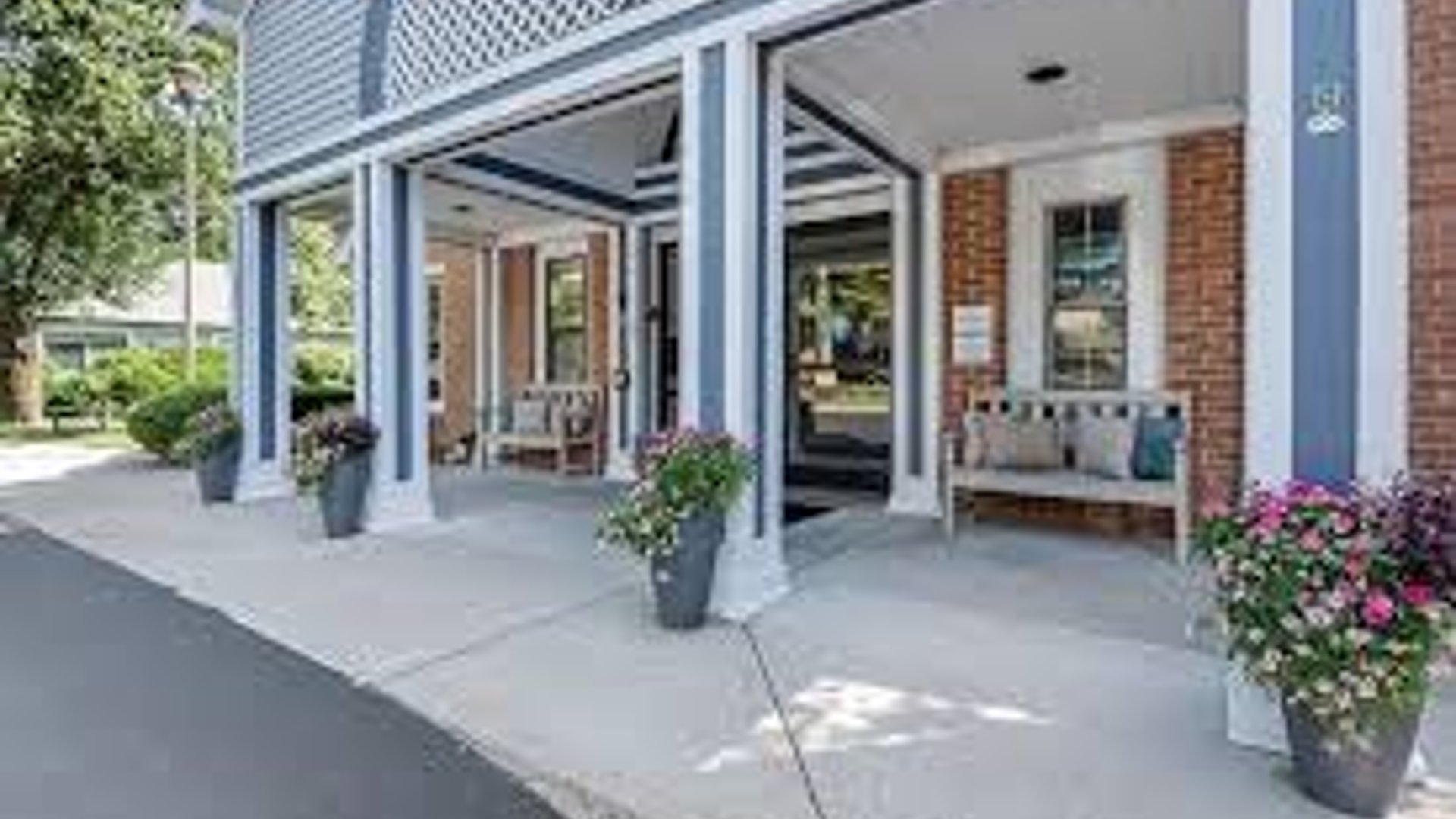 System.Collections.Generic.List`1[AFS.Common.Models.Photo] - Image 1