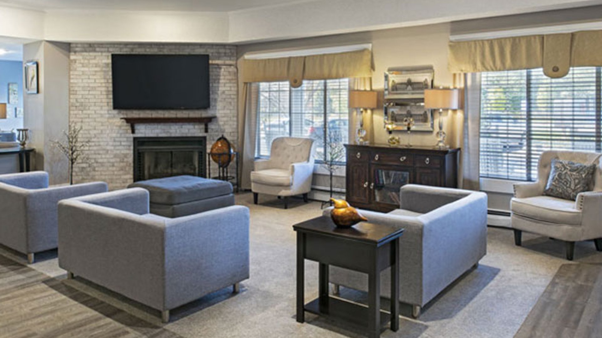 System.Collections.Generic.List`1[AFS.Common.Models.Photo] - Image 2