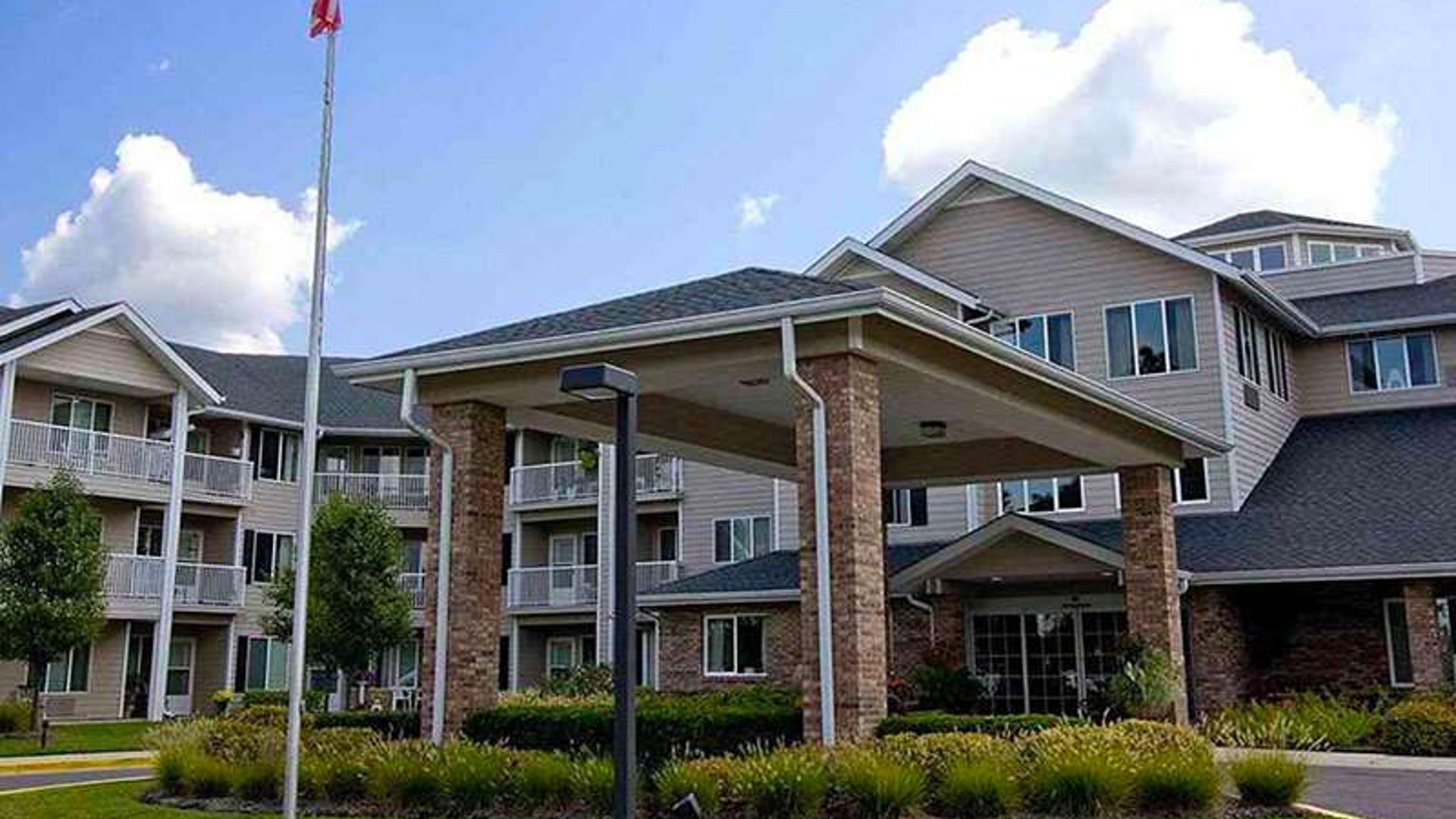 System.Collections.Generic.List`1[AFS.Common.Models.Photo] - Image 1