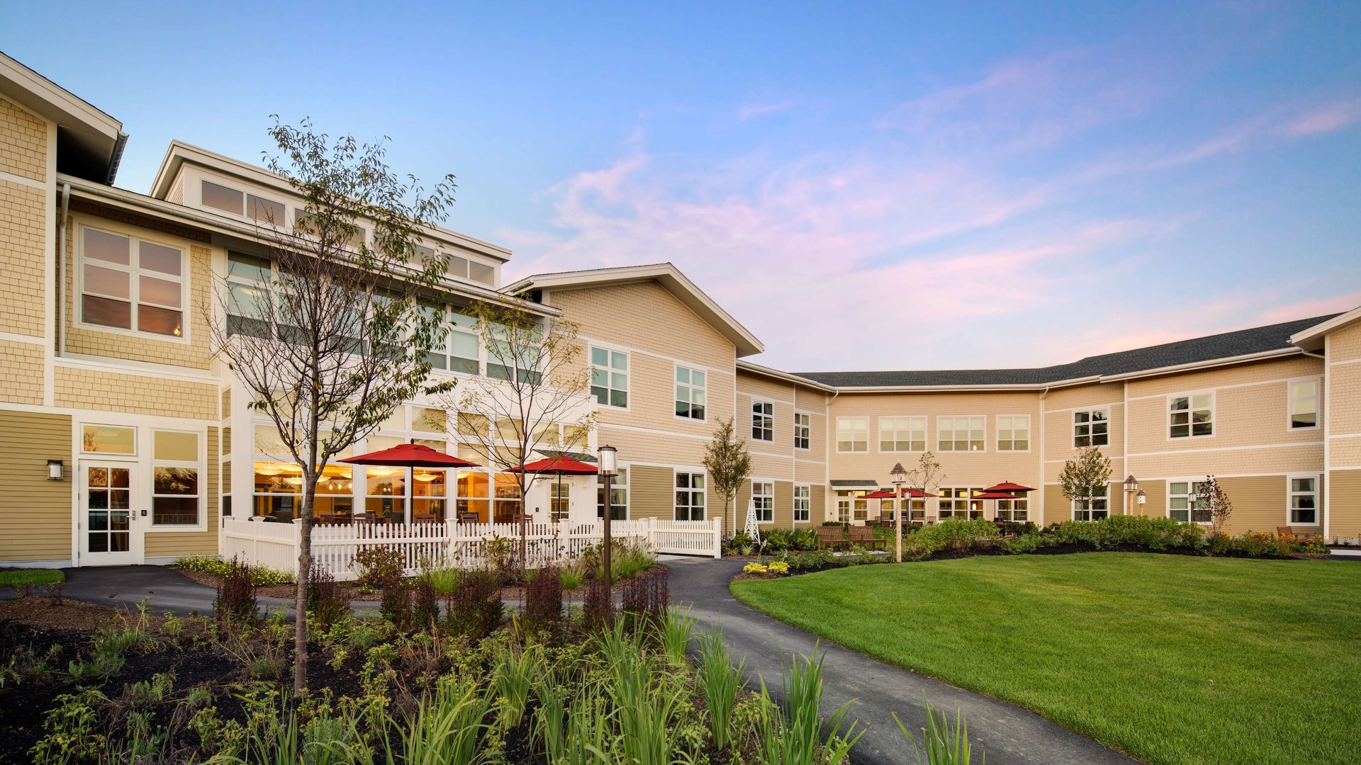 System.Collections.Generic.List`1[AFS.Common.Models.Photo] - Image 1