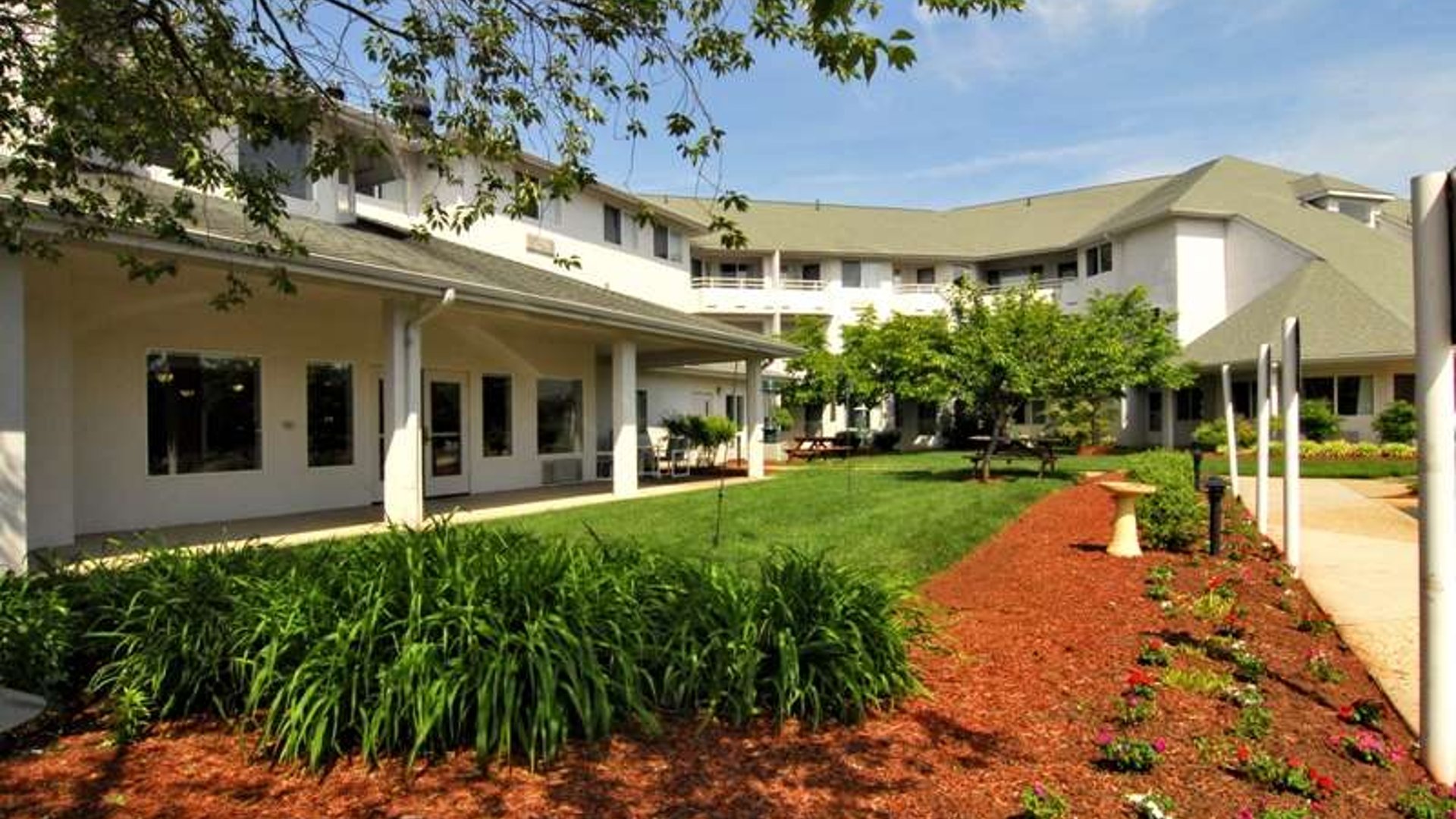 System.Collections.Generic.List`1[AFS.Common.Models.Photo] - Image 6