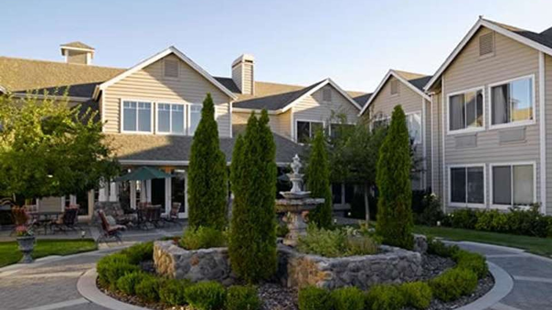 System.Collections.Generic.List`1[AFS.Common.Models.Photo] - Image 1