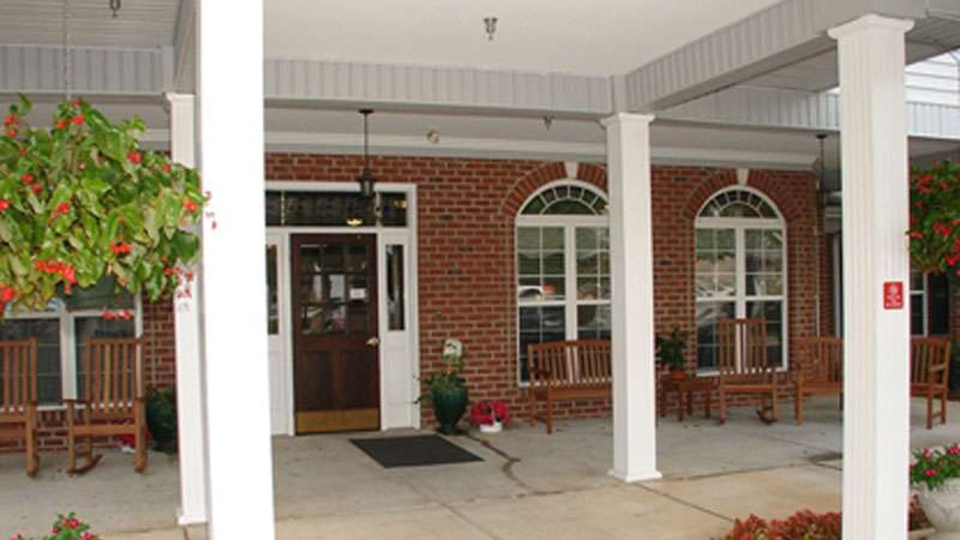 System.Collections.Generic.List`1[AFS.Common.Models.Photo] - Image 1