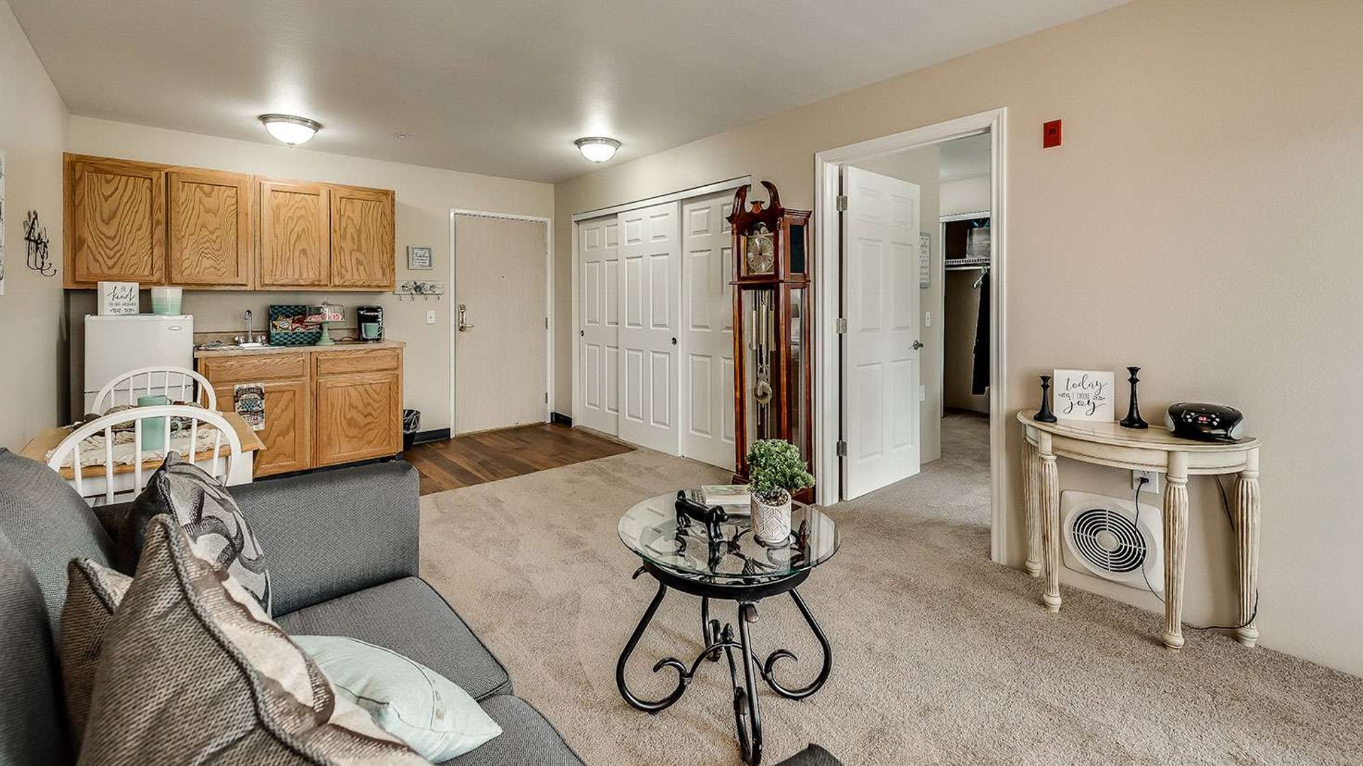 System.Collections.Generic.List`1[AFS.Common.Models.Photo] - Image 5