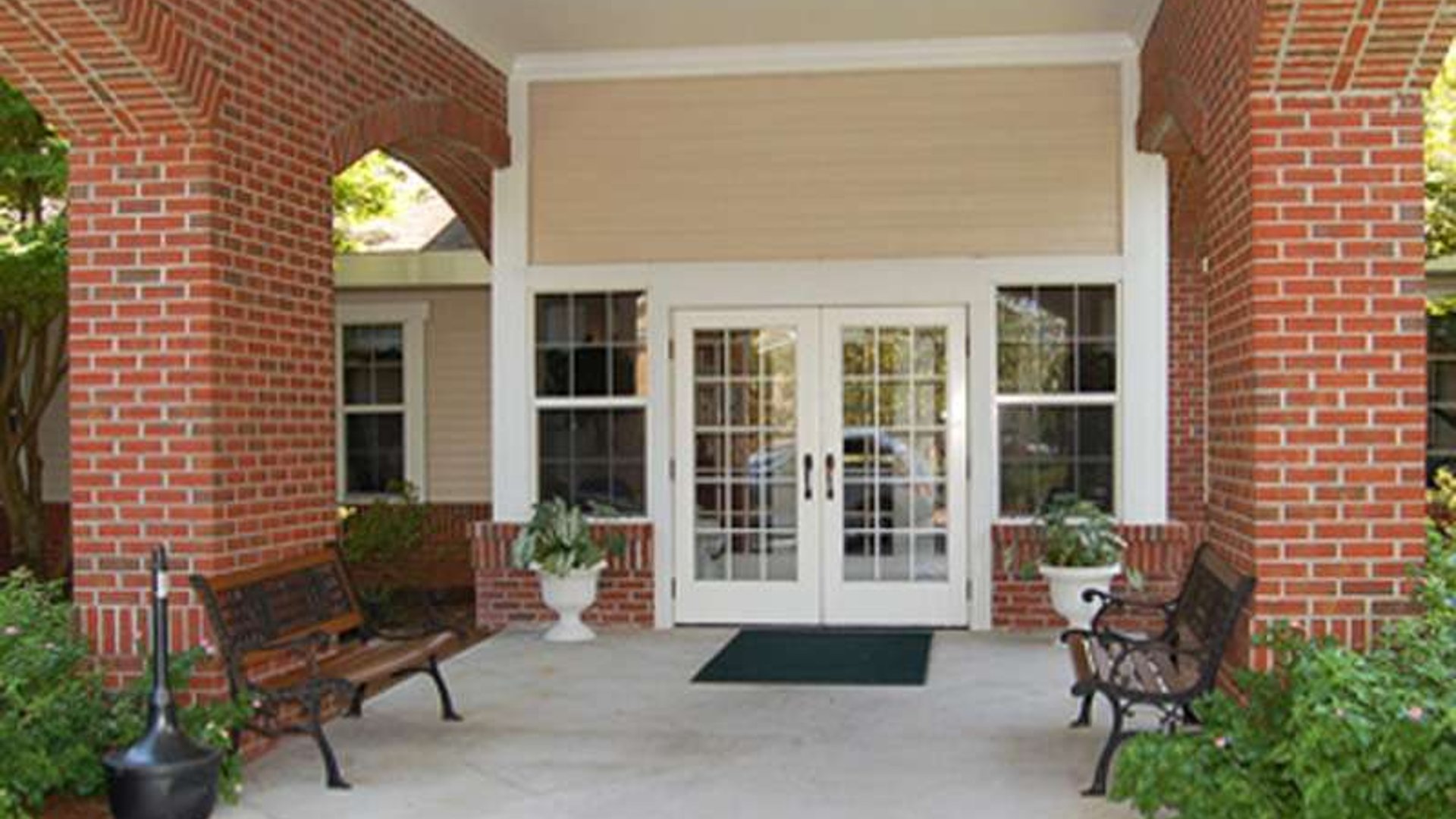 System.Collections.Generic.List`1[AFS.Common.Models.Photo] - Image 4