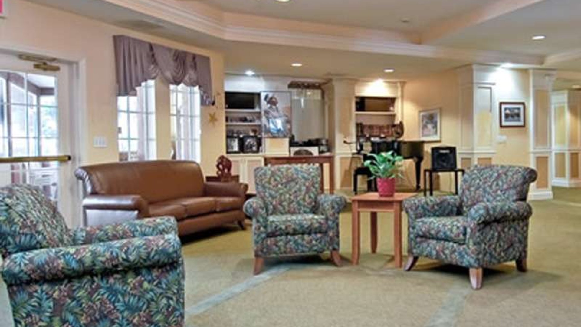 System.Collections.Generic.List`1[AFS.Common.Models.Photo] - Image 4