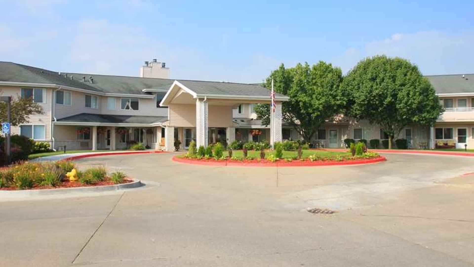 System.Collections.Generic.List`1[AFS.Common.Models.Photo] - Image 1