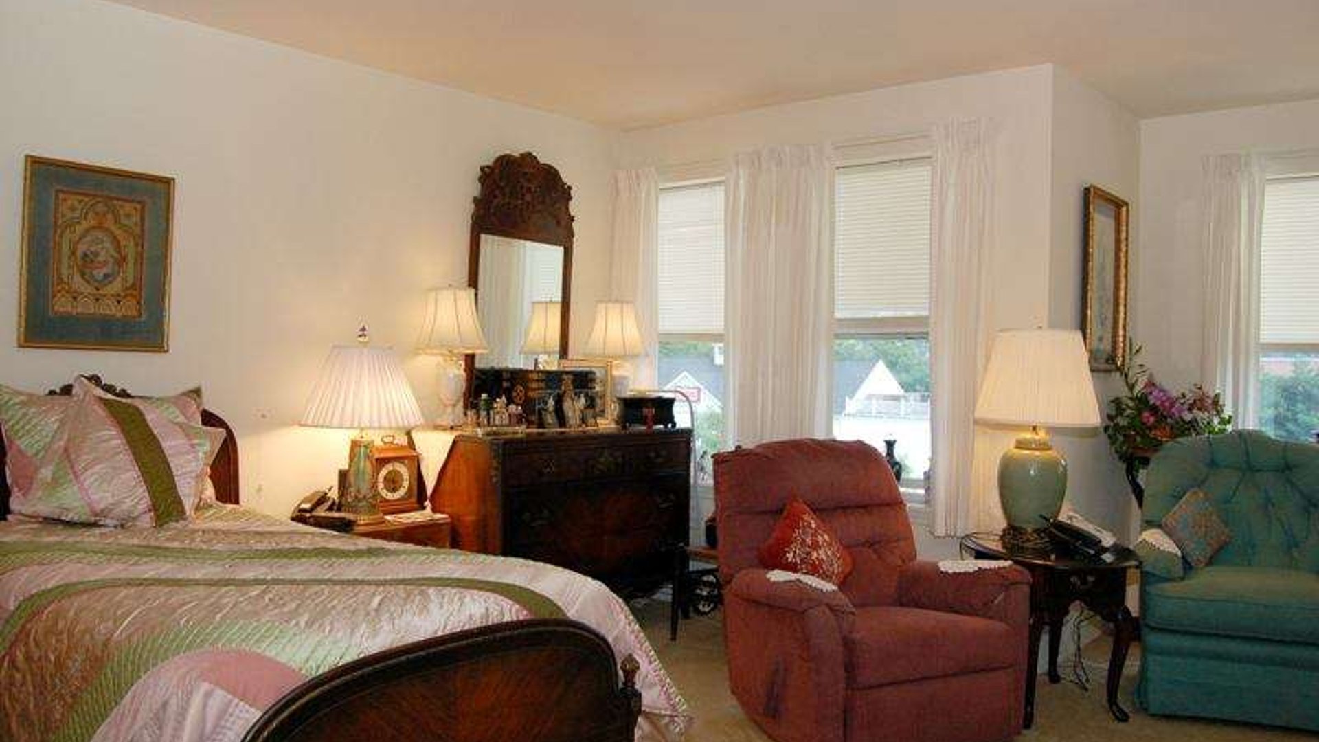 System.Collections.Generic.List`1[AFS.Common.Models.Photo] - Image 4