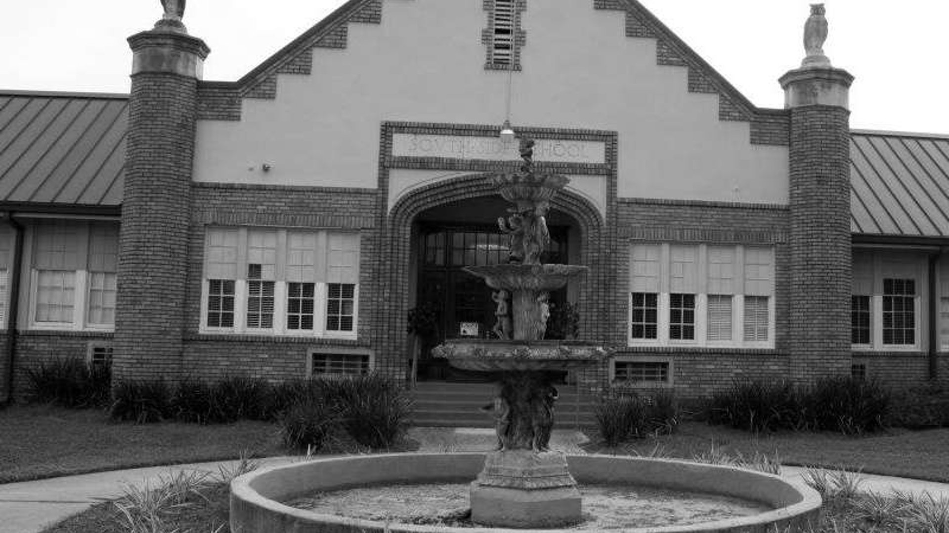 System.Collections.Generic.List`1[AFS.Common.Models.Photo] - Image 1