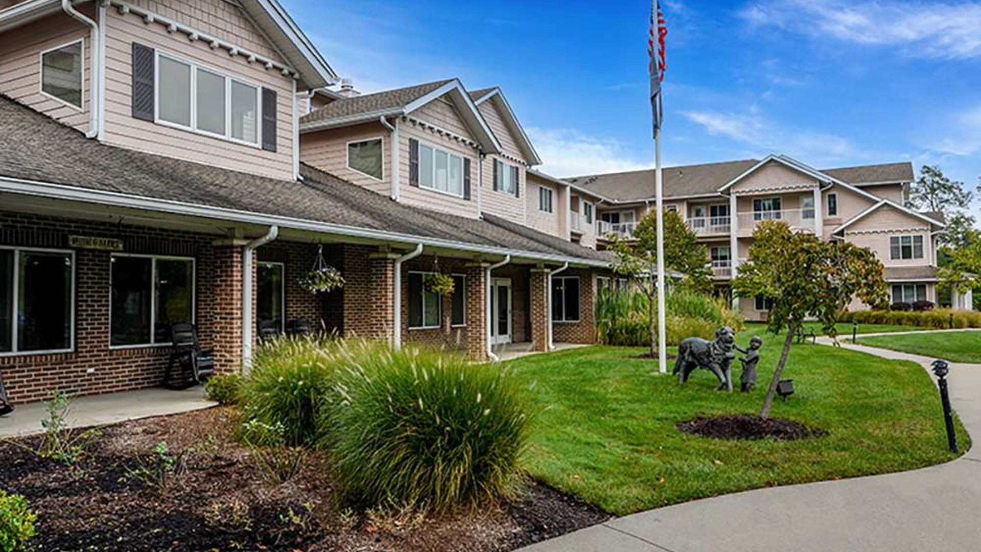 System.Collections.Generic.List`1[AFS.Common.Models.Photo] - Image 1