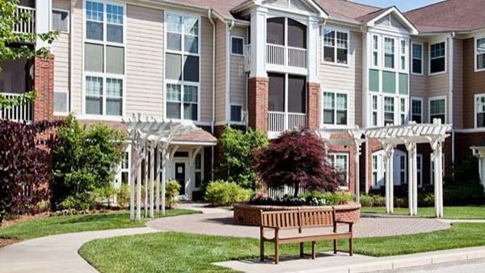 System.Collections.Generic.List`1[AFS.Common.Models.Photo] - Image 1