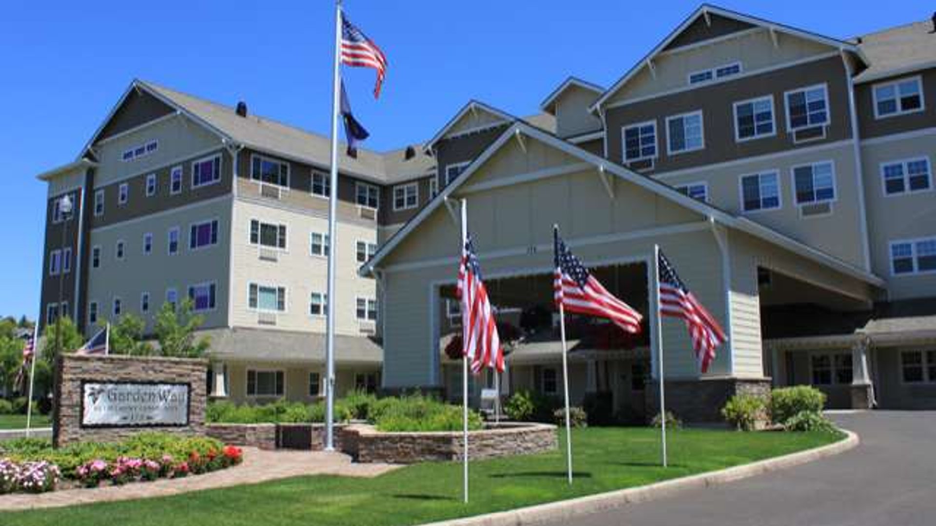 System.Collections.Generic.List`1[AFS.Common.Models.Photo] - Image 1