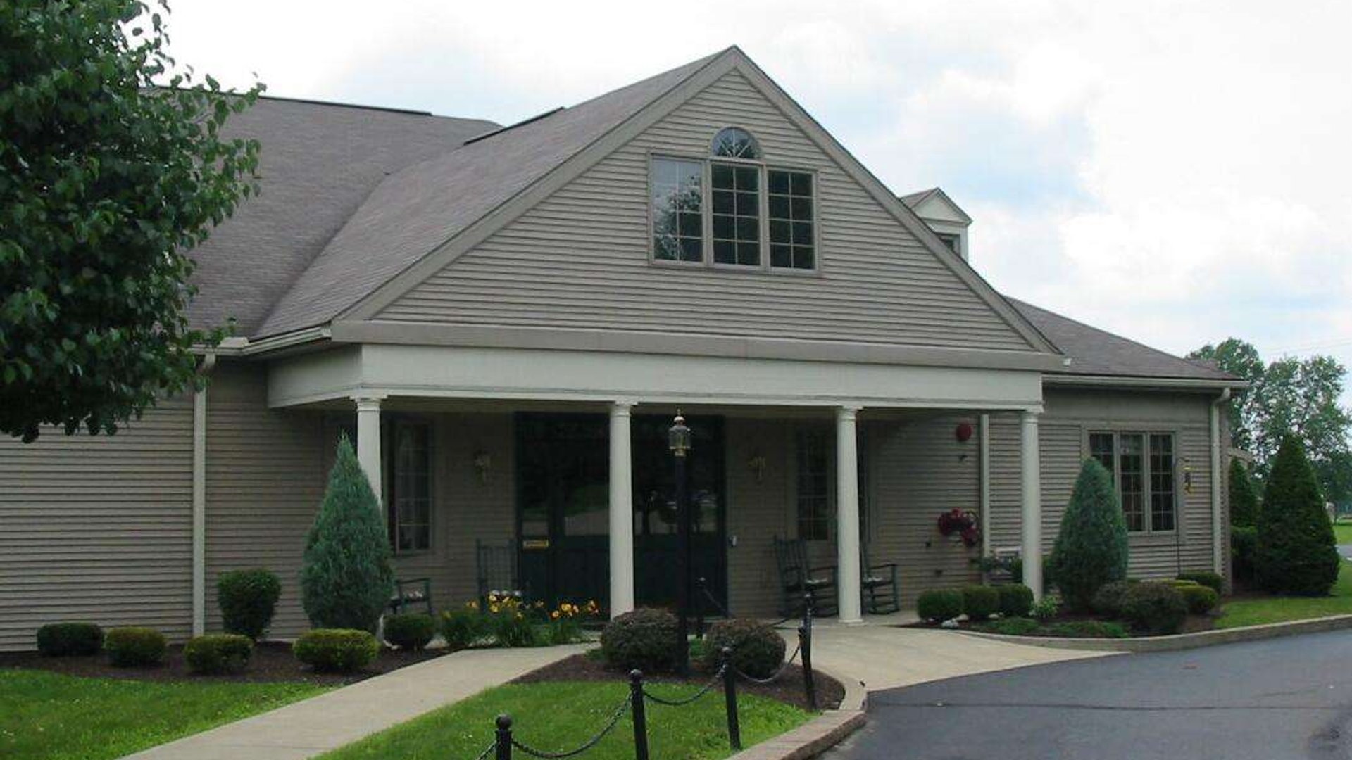 System.Collections.Generic.List`1[AFS.Common.Models.Photo] - Image 1