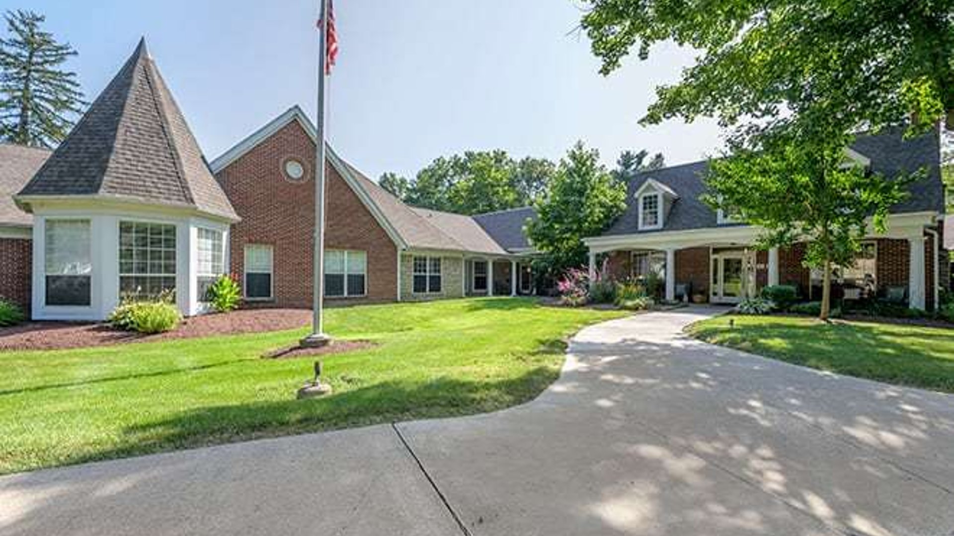 System.Collections.Generic.List`1[AFS.Common.Models.Photo] - Image 1