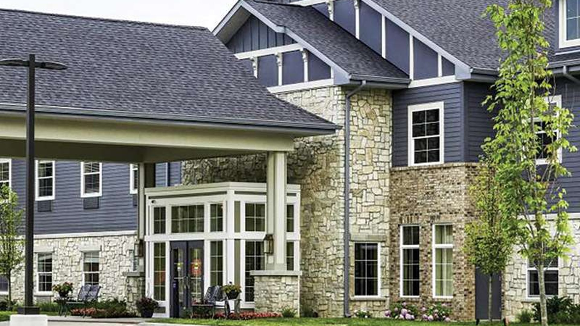 System.Collections.Generic.List`1[AFS.Common.Models.Photo] - Image 1