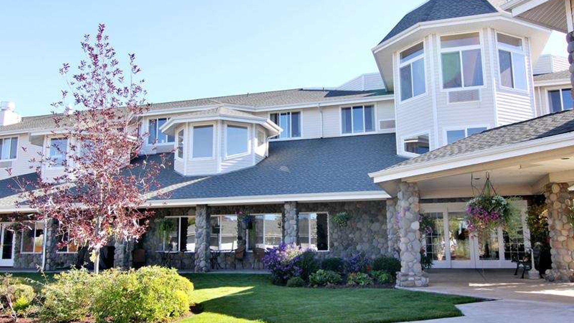 System.Collections.Generic.List`1[AFS.Common.Models.Photo] - Image 1