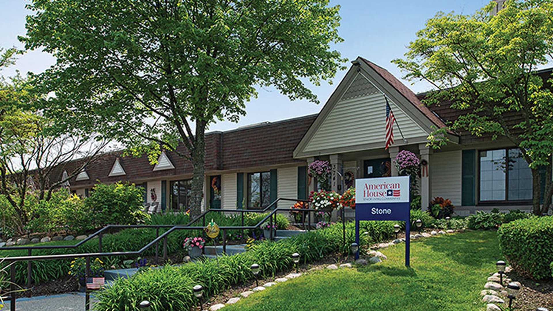 System.Collections.Generic.List`1[AFS.Common.Models.Photo] - Image 1