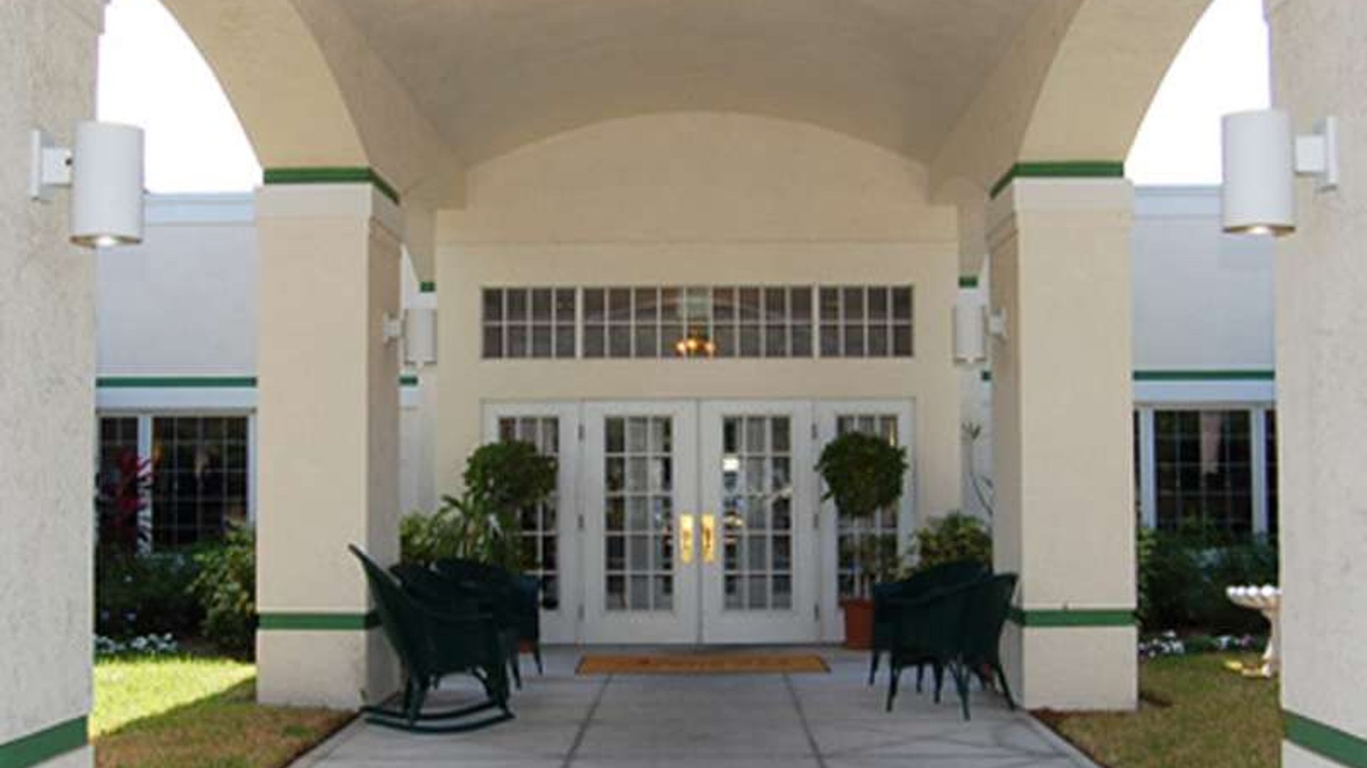 System.Collections.Generic.List`1[AFS.Common.Models.Photo] - Image 2