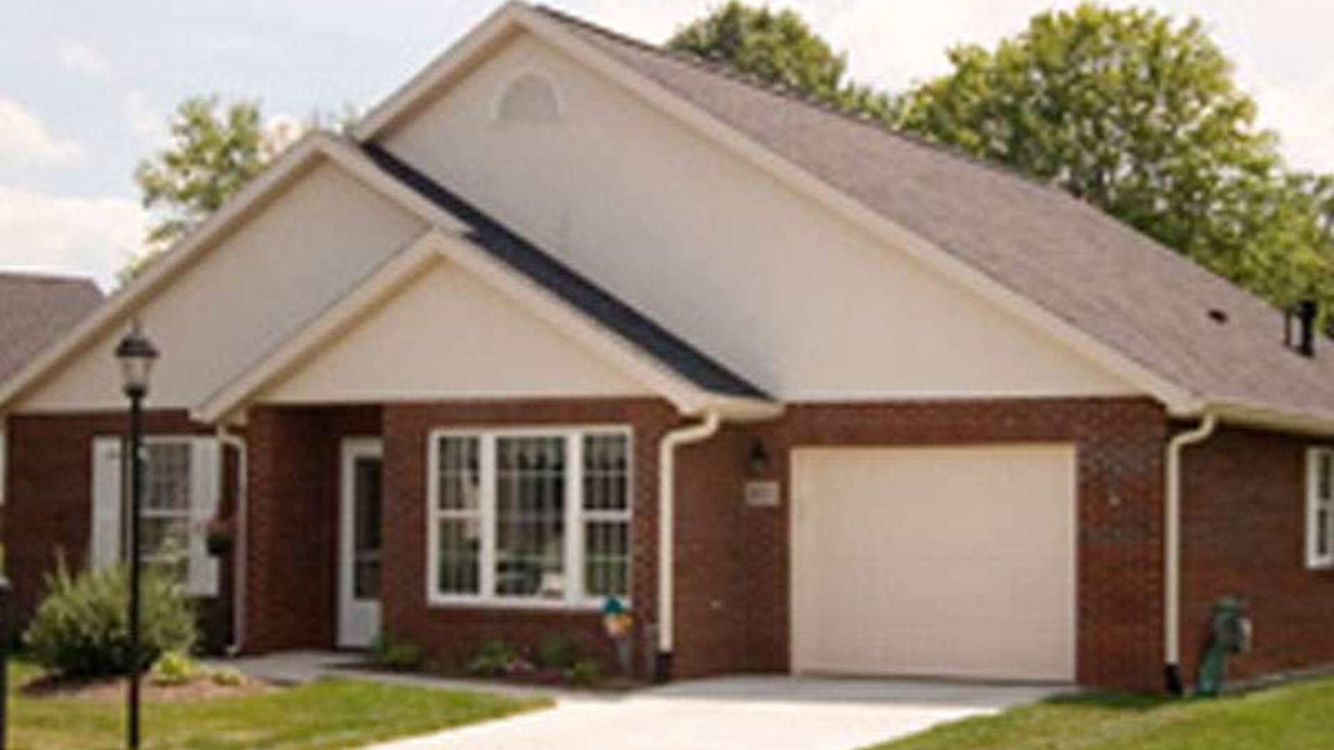 System.Collections.Generic.List`1[AFS.Common.Models.Photo] - Image 1