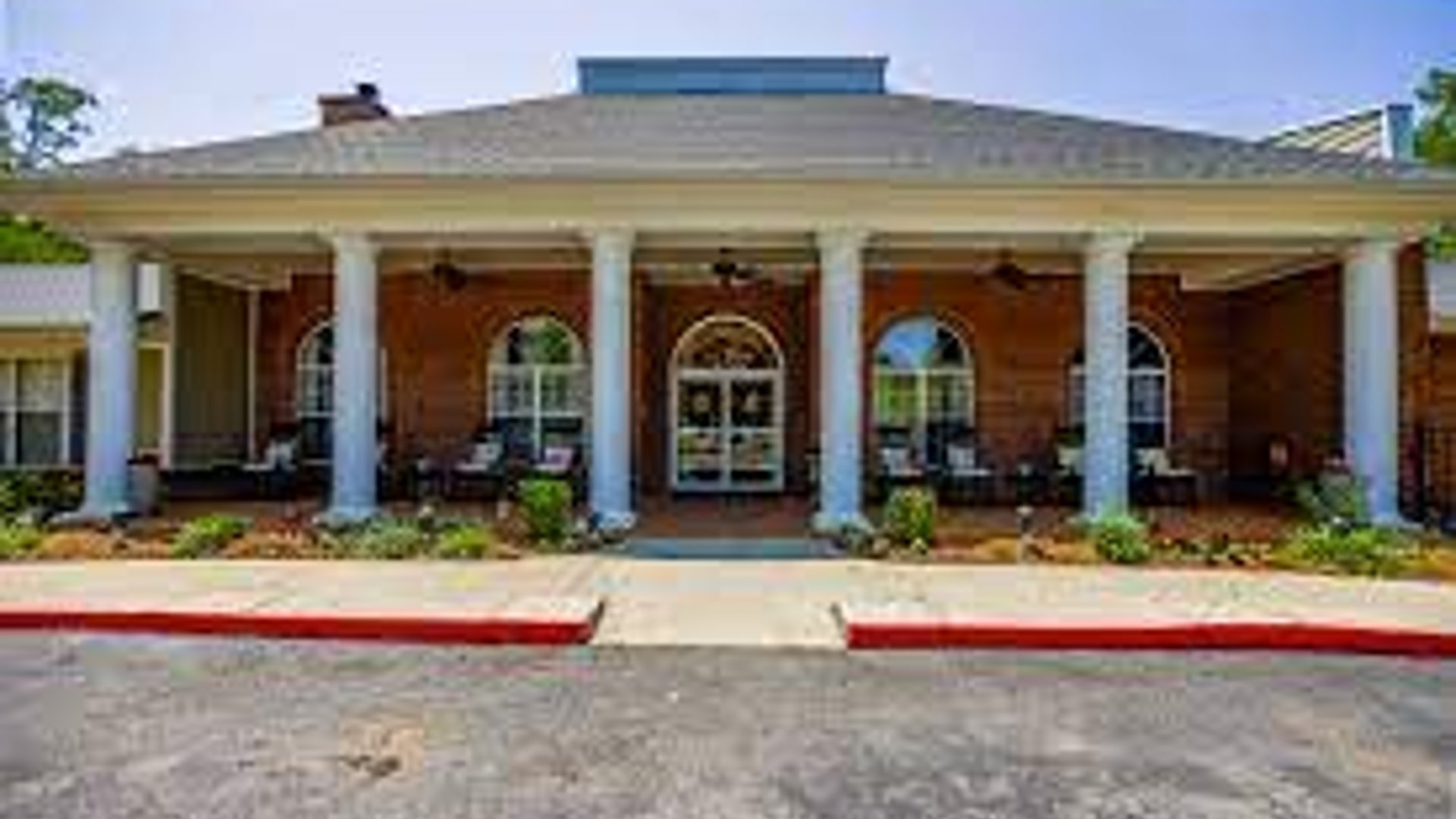 System.Collections.Generic.List`1[AFS.Common.Models.Photo] - Image 1