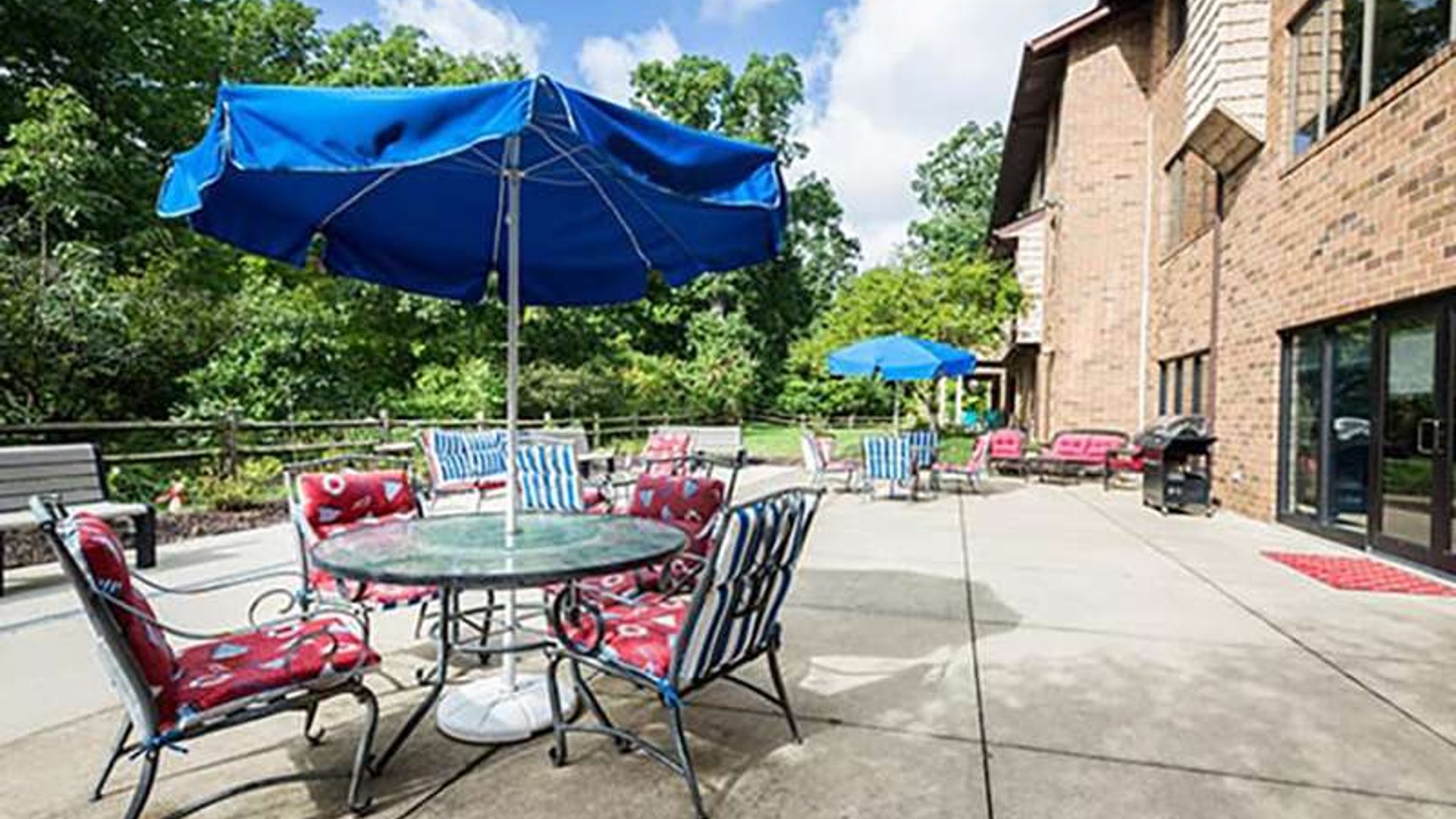 System.Collections.Generic.List`1[AFS.Common.Models.Photo] - Image 2