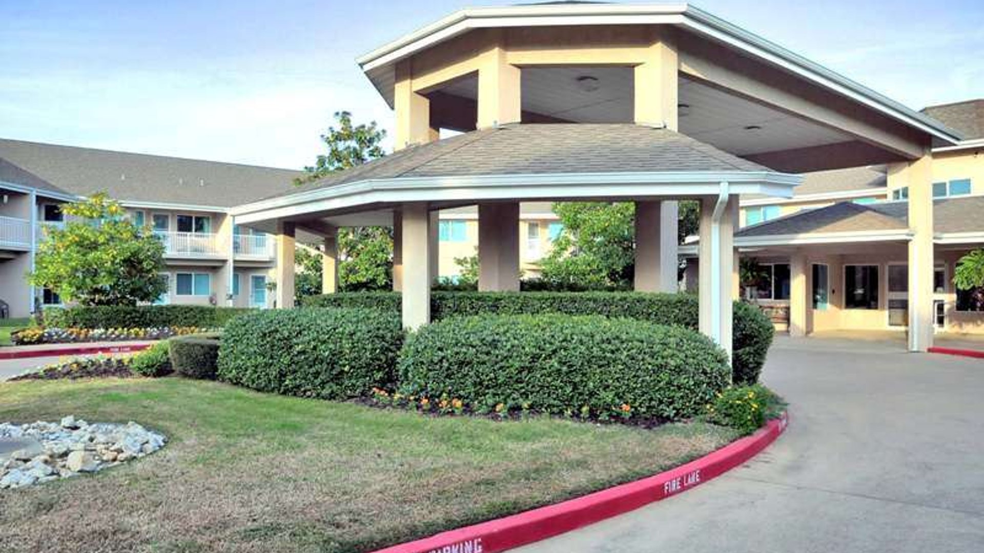 System.Collections.Generic.List`1[AFS.Common.Models.Photo] - Image 1