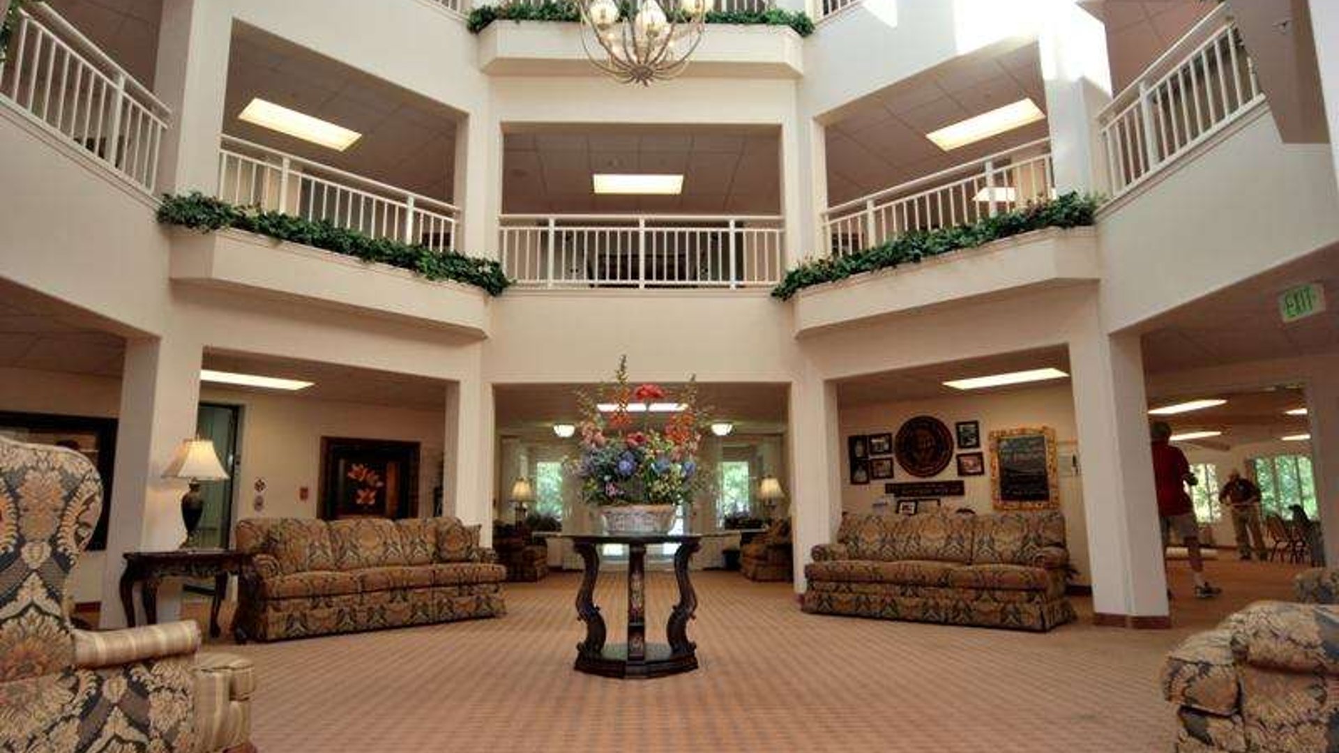 System.Collections.Generic.List`1[AFS.Common.Models.Photo] - Image 3