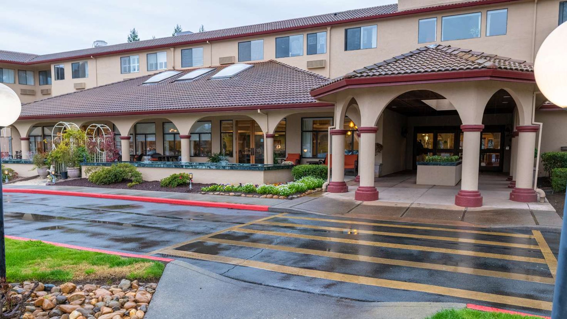 System.Collections.Generic.List`1[AFS.Common.Models.Photo] - Image 1