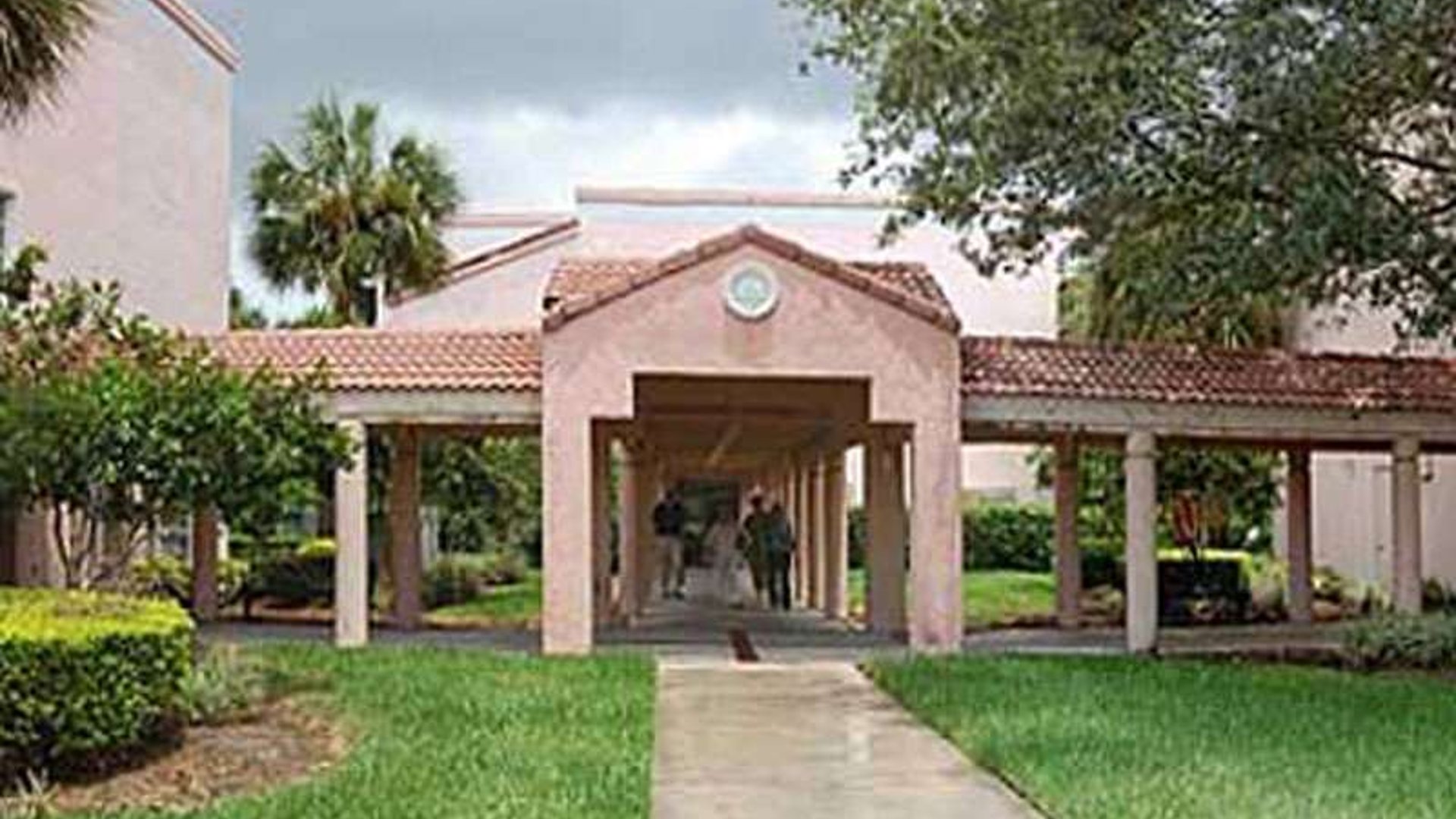 System.Collections.Generic.List`1[AFS.Common.Models.Photo] - Image 1