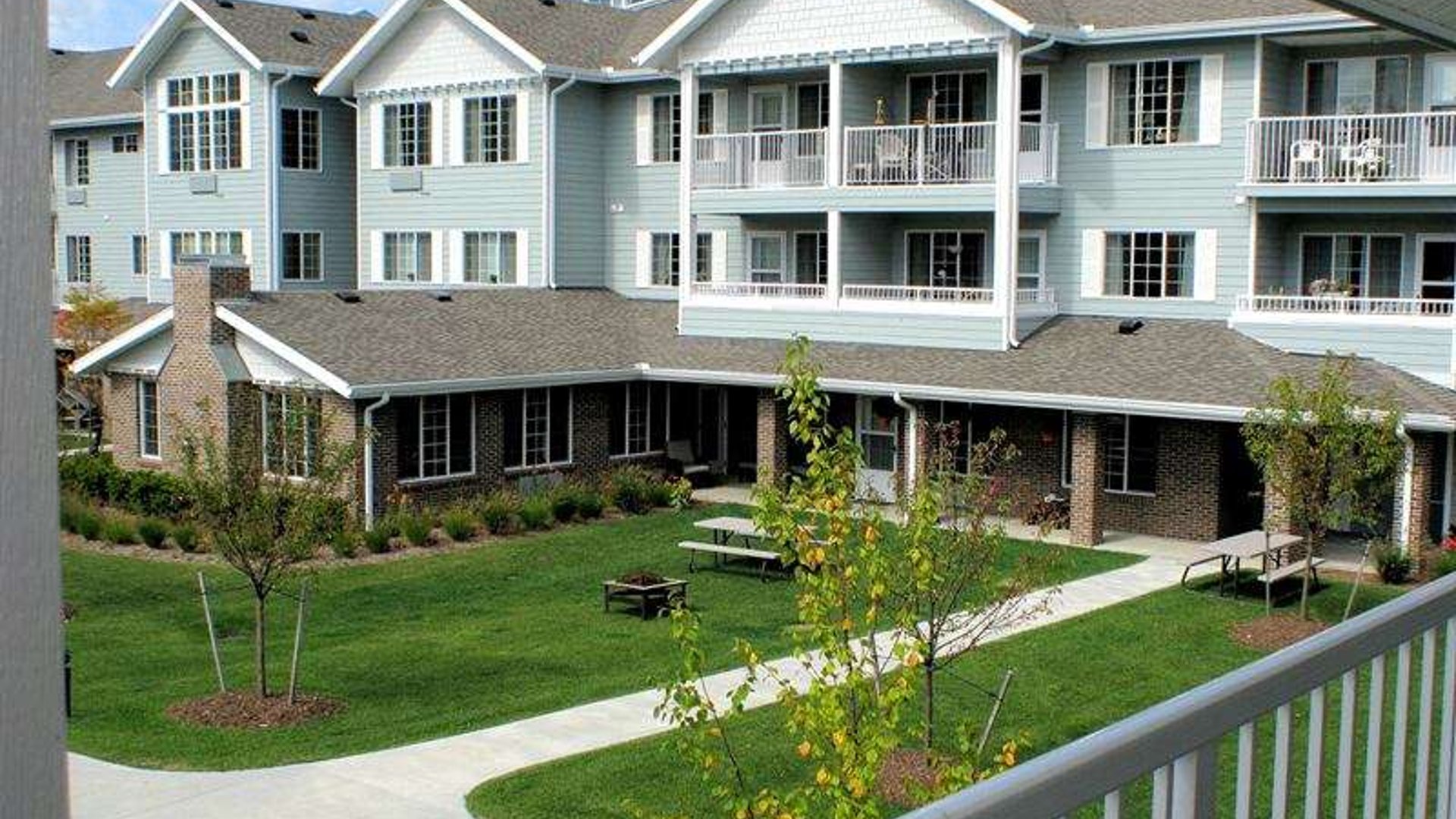 System.Collections.Generic.List`1[AFS.Common.Models.Photo] - Image 1