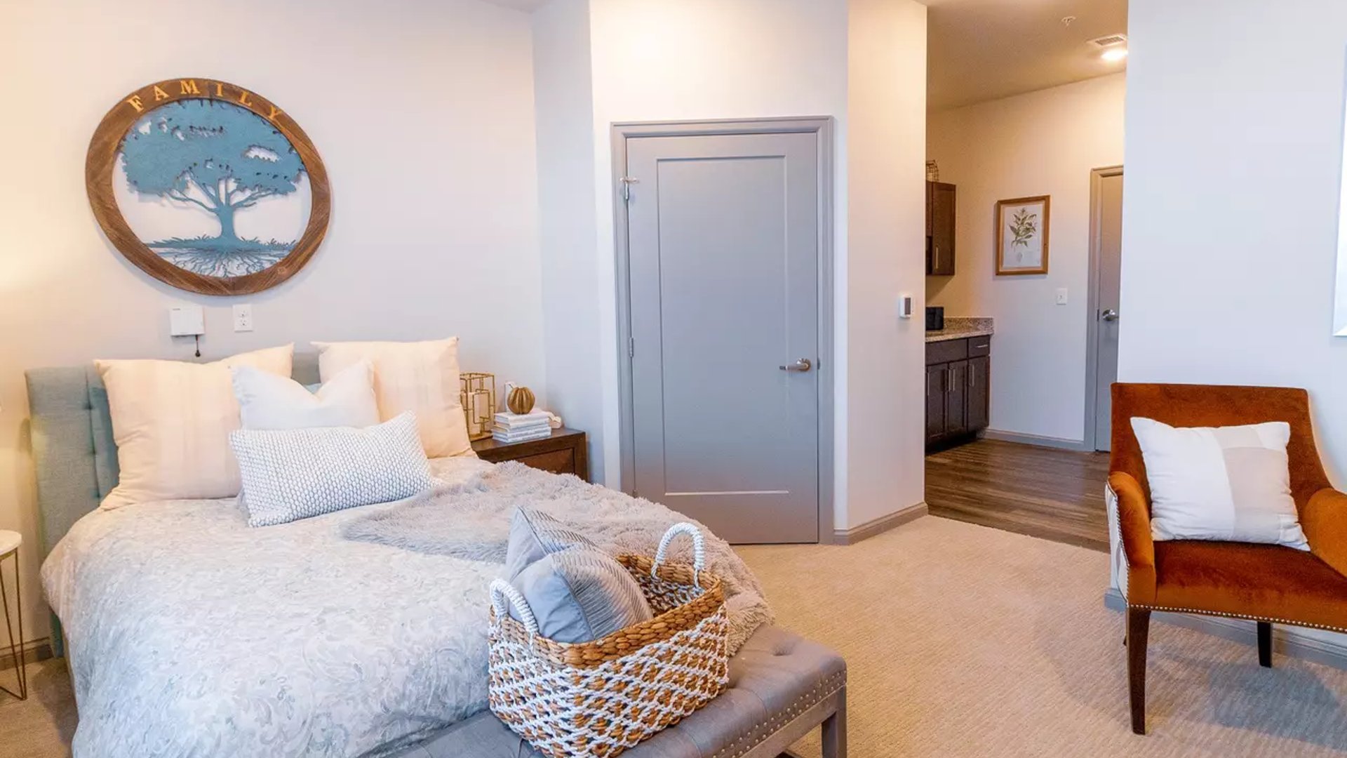 System.Collections.Generic.List`1[AFS.Common.Models.Photo] - Image 6