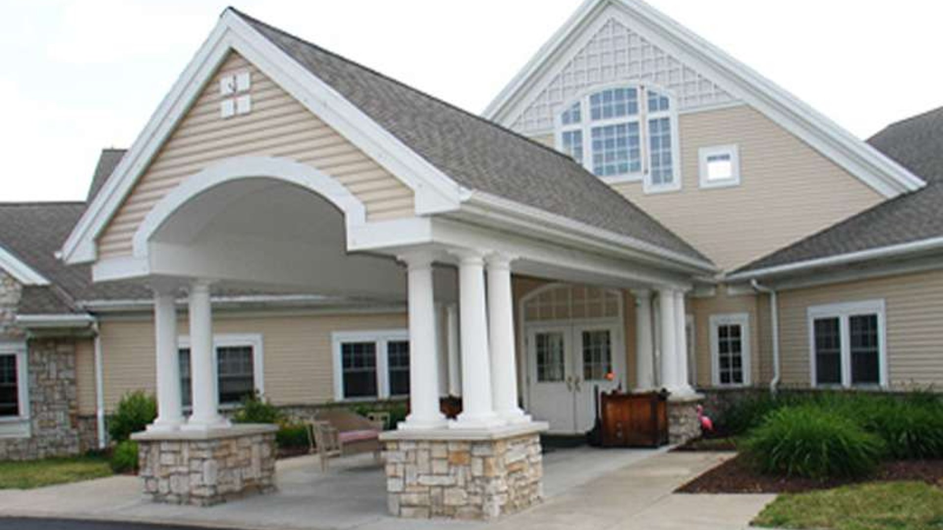 System.Collections.Generic.List`1[AFS.Common.Models.Photo] - Image 1