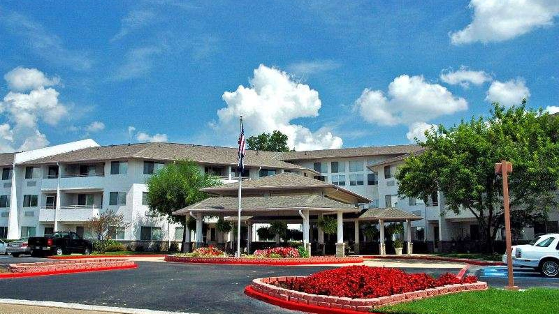 System.Collections.Generic.List`1[AFS.Common.Models.Photo] - Image 1