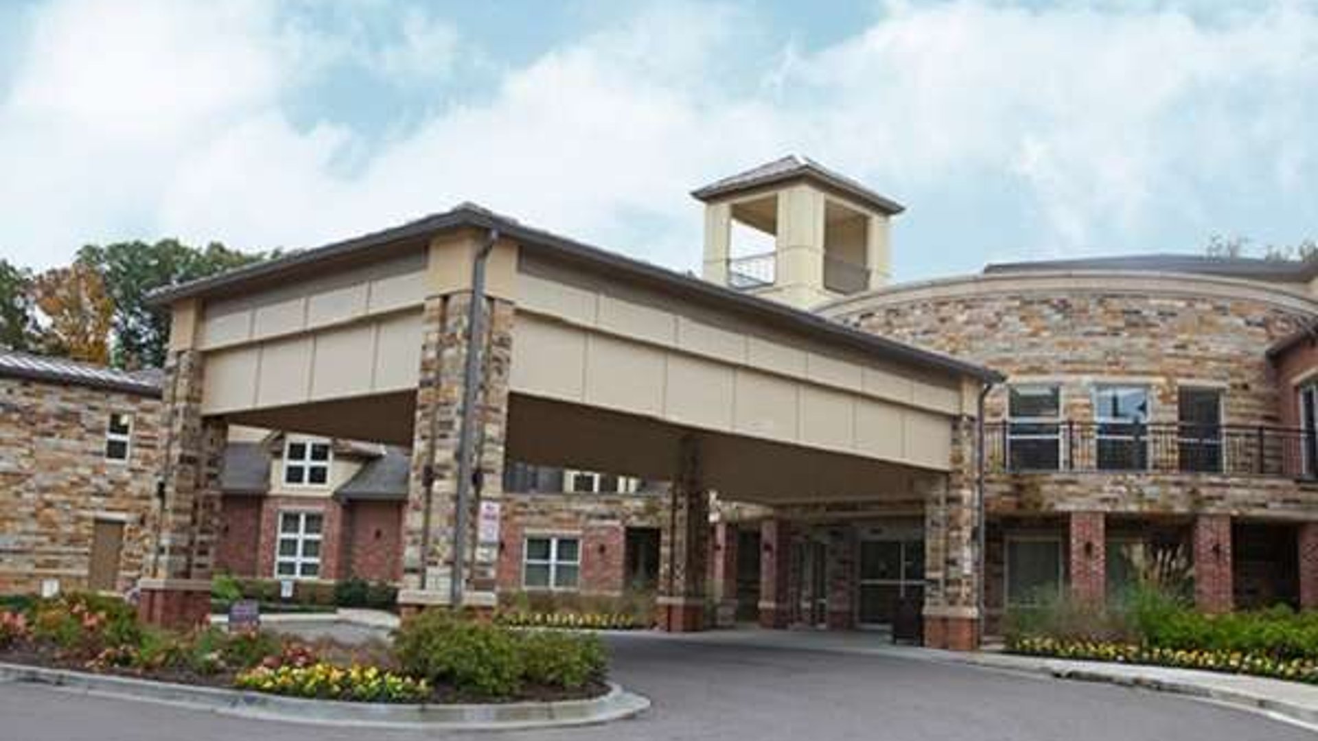 System.Collections.Generic.List`1[AFS.Common.Models.Photo] - Image 1