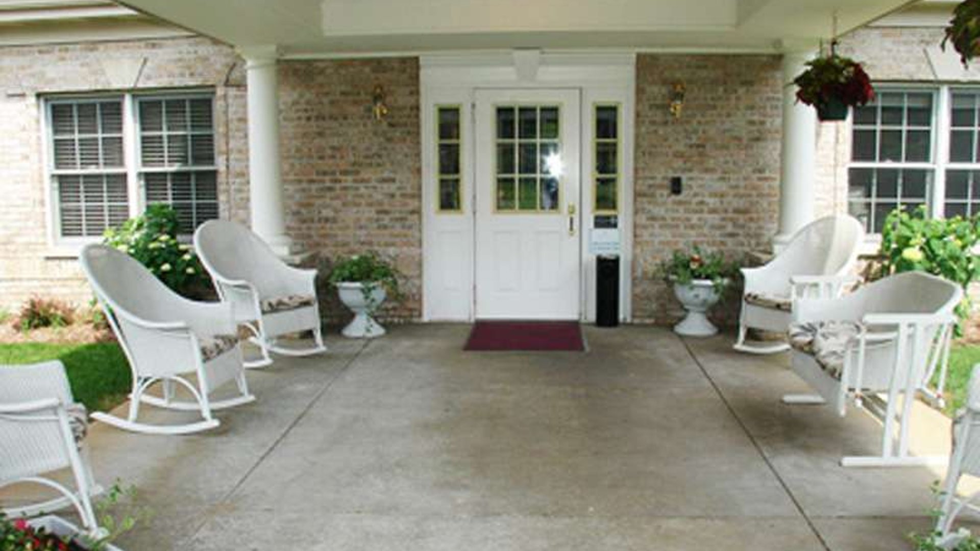 System.Collections.Generic.List`1[AFS.Common.Models.Photo] - Image 2