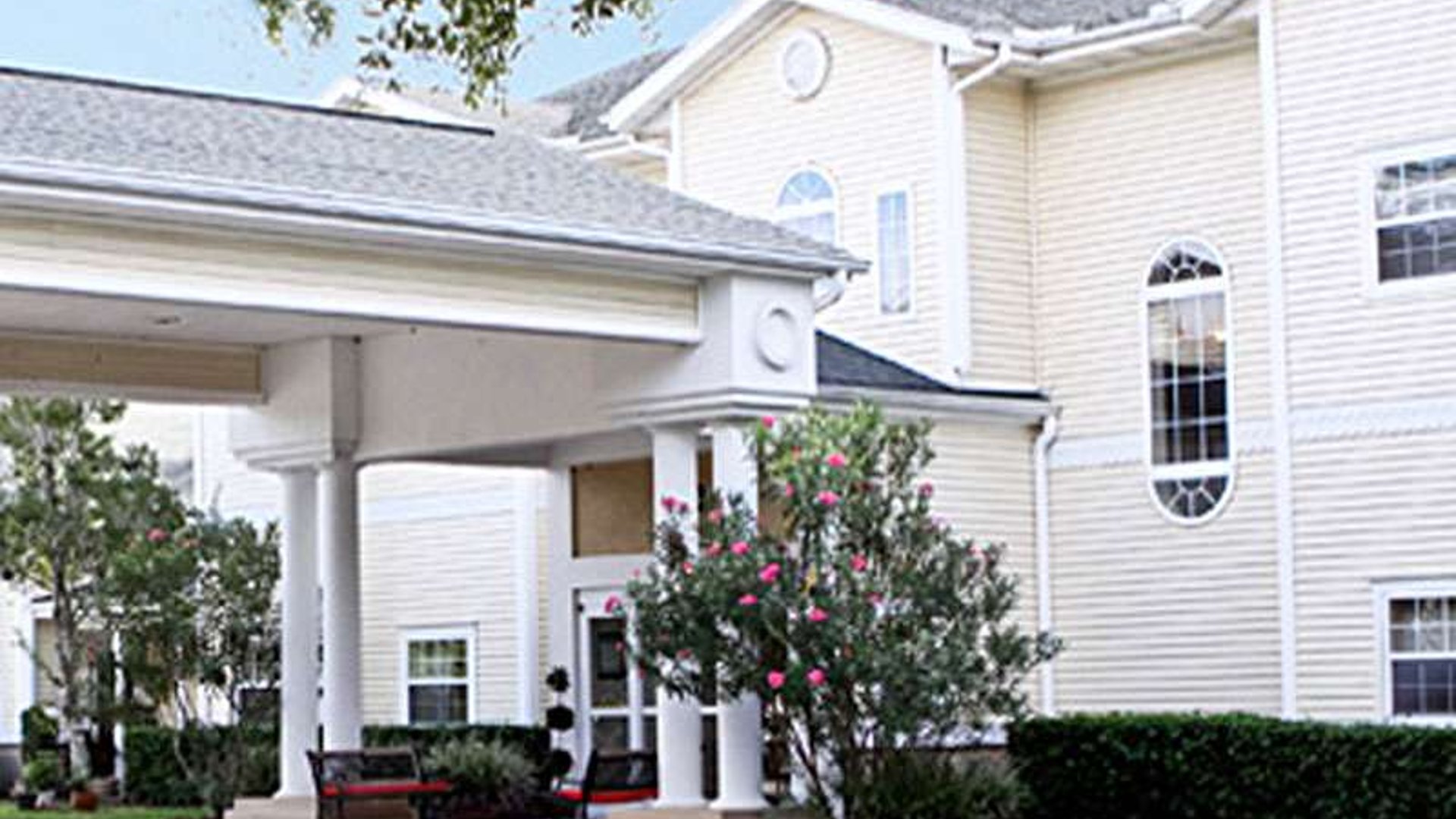 System.Collections.Generic.List`1[AFS.Common.Models.Photo] - Image 1