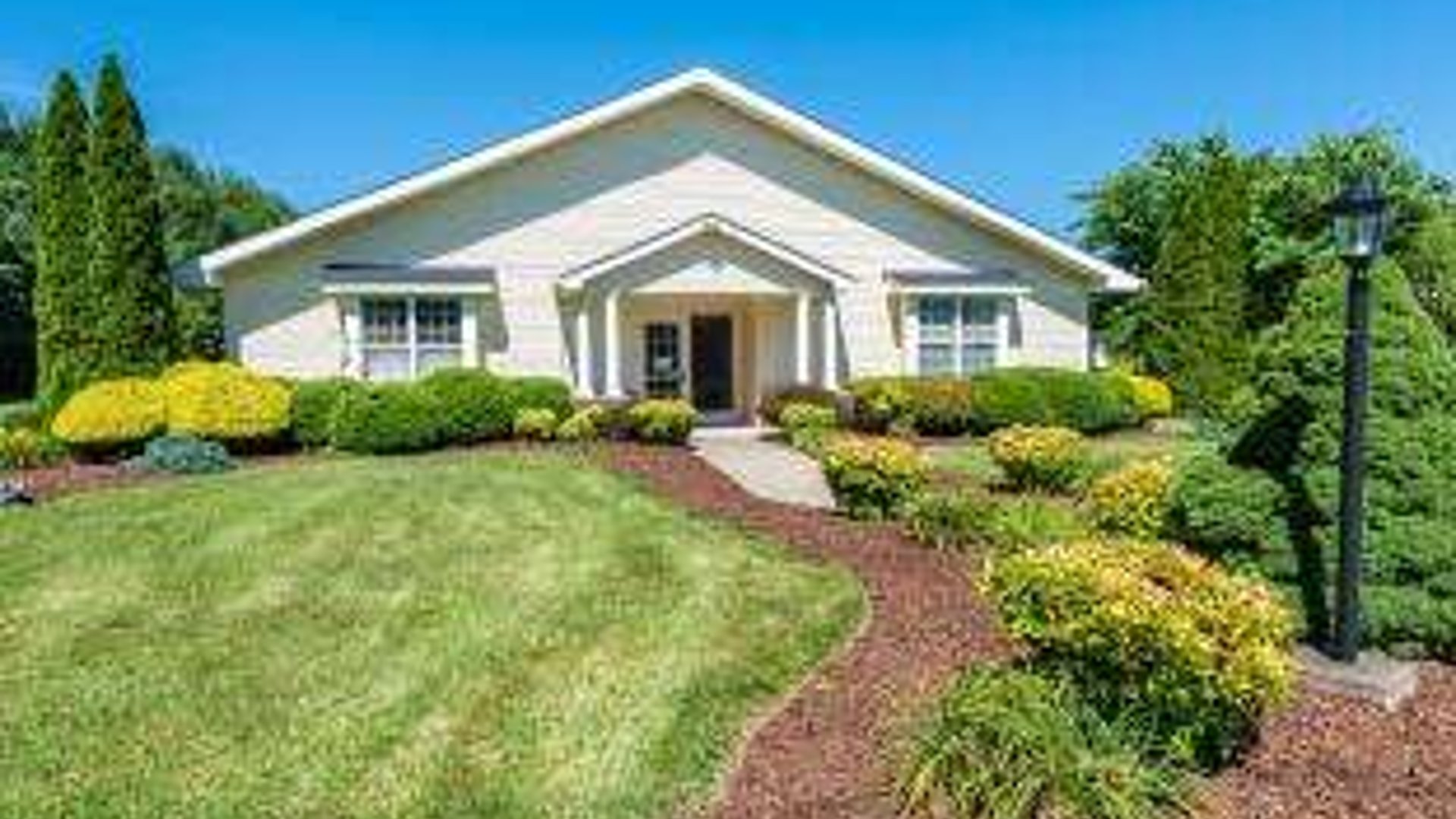 System.Collections.Generic.List`1[AFS.Common.Models.Photo] - Image 1