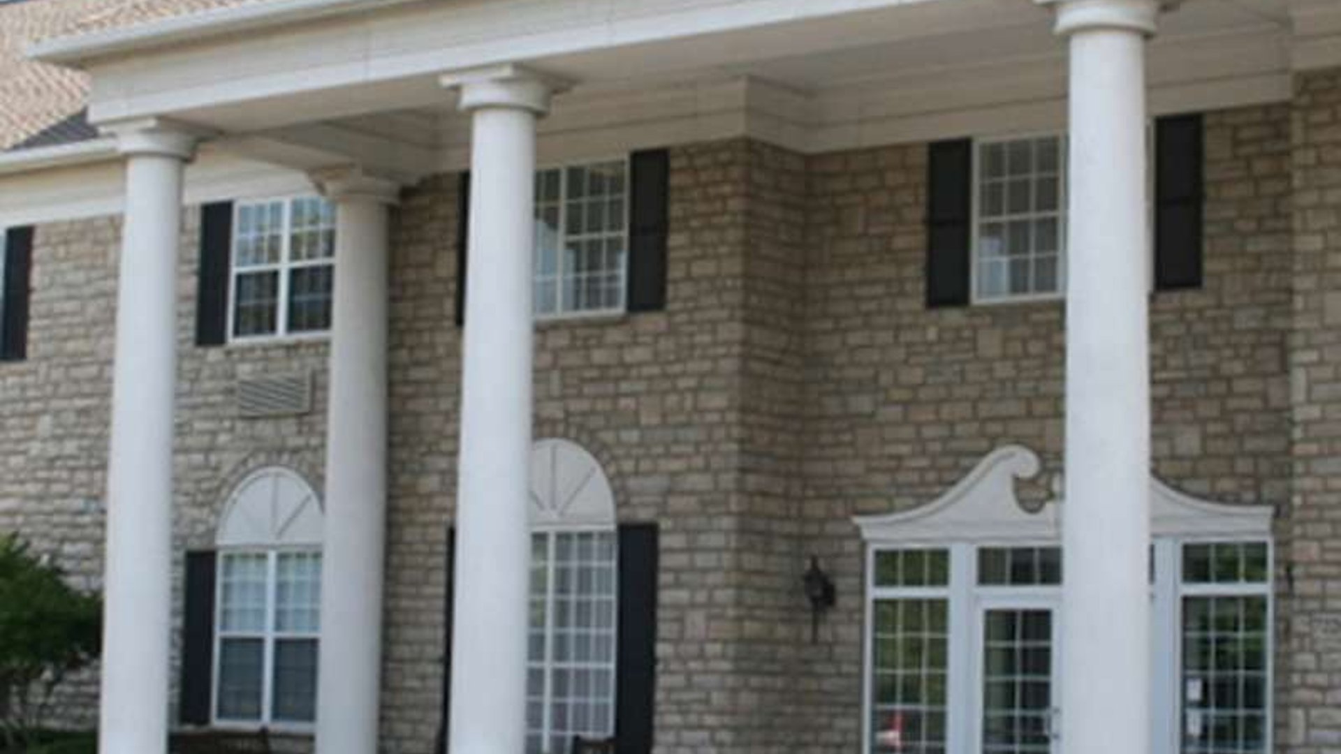 System.Collections.Generic.List`1[AFS.Common.Models.Photo] - Image 1