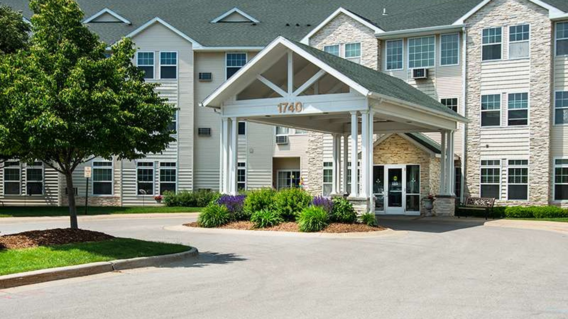 System.Collections.Generic.List`1[AFS.Common.Models.Photo] - Image 1