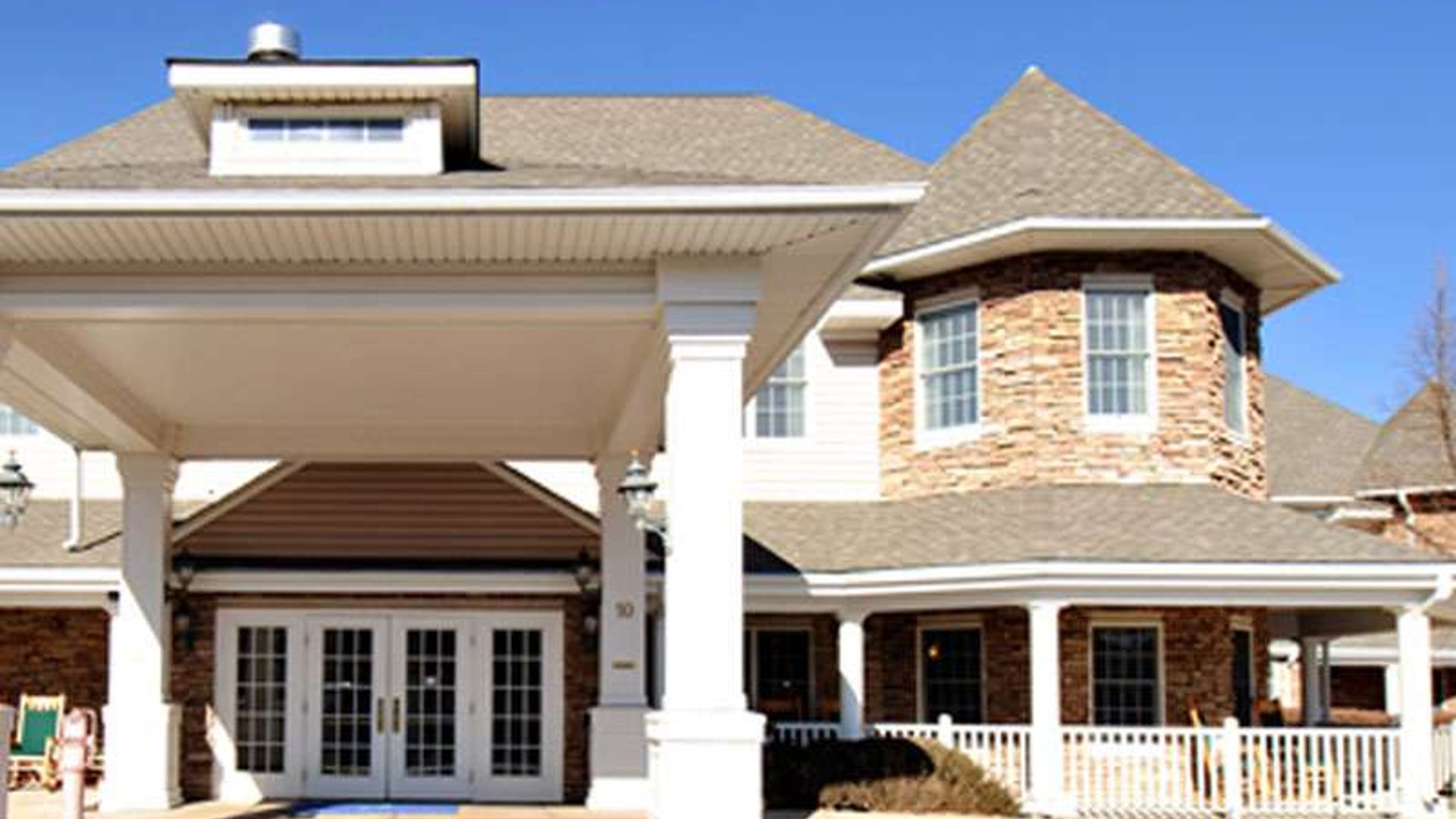 System.Collections.Generic.List`1[AFS.Common.Models.Photo] - Image 1