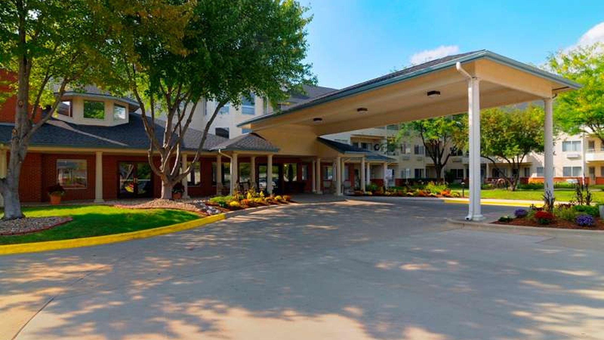 System.Collections.Generic.List`1[AFS.Common.Models.Photo] - Image 1